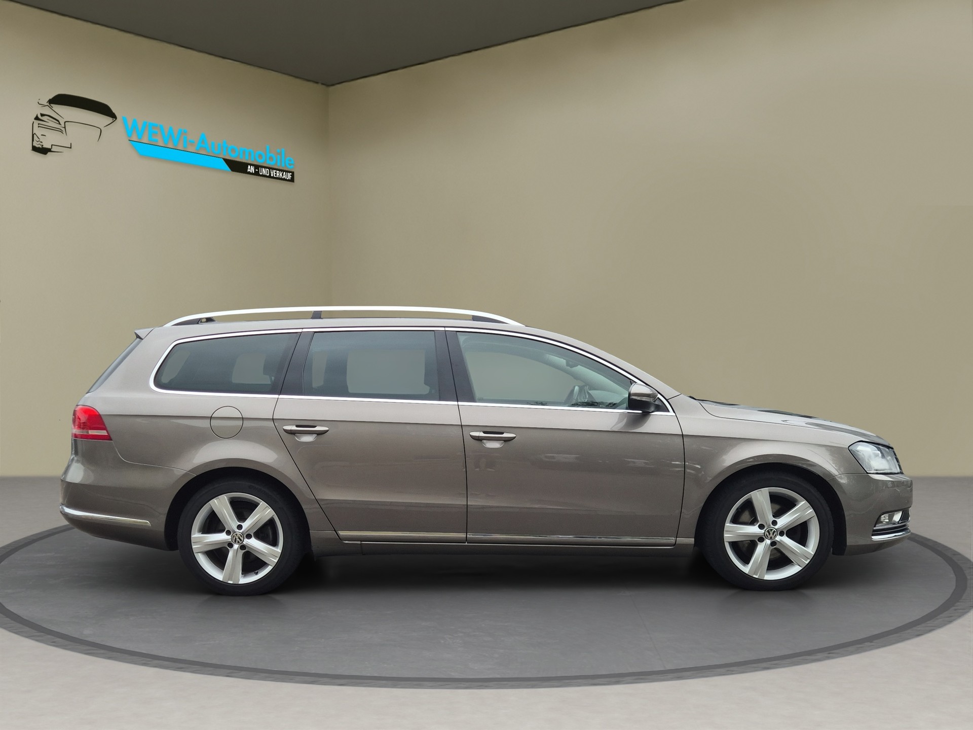 VW Passat Variant 2.0 TSI Highline DSG-image-5