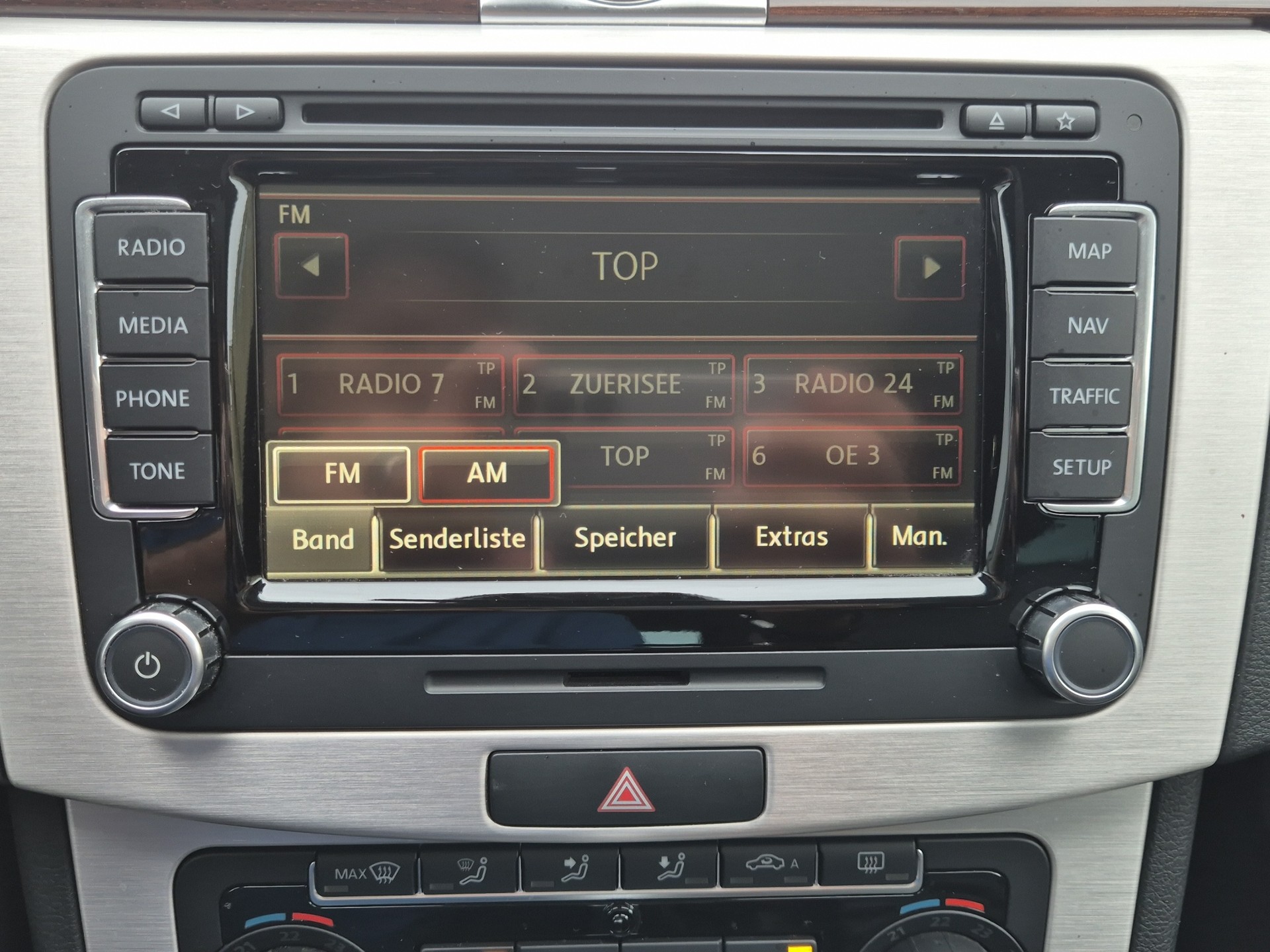 VW Passat Variant 2.0 TSI Highline DSG-image-19