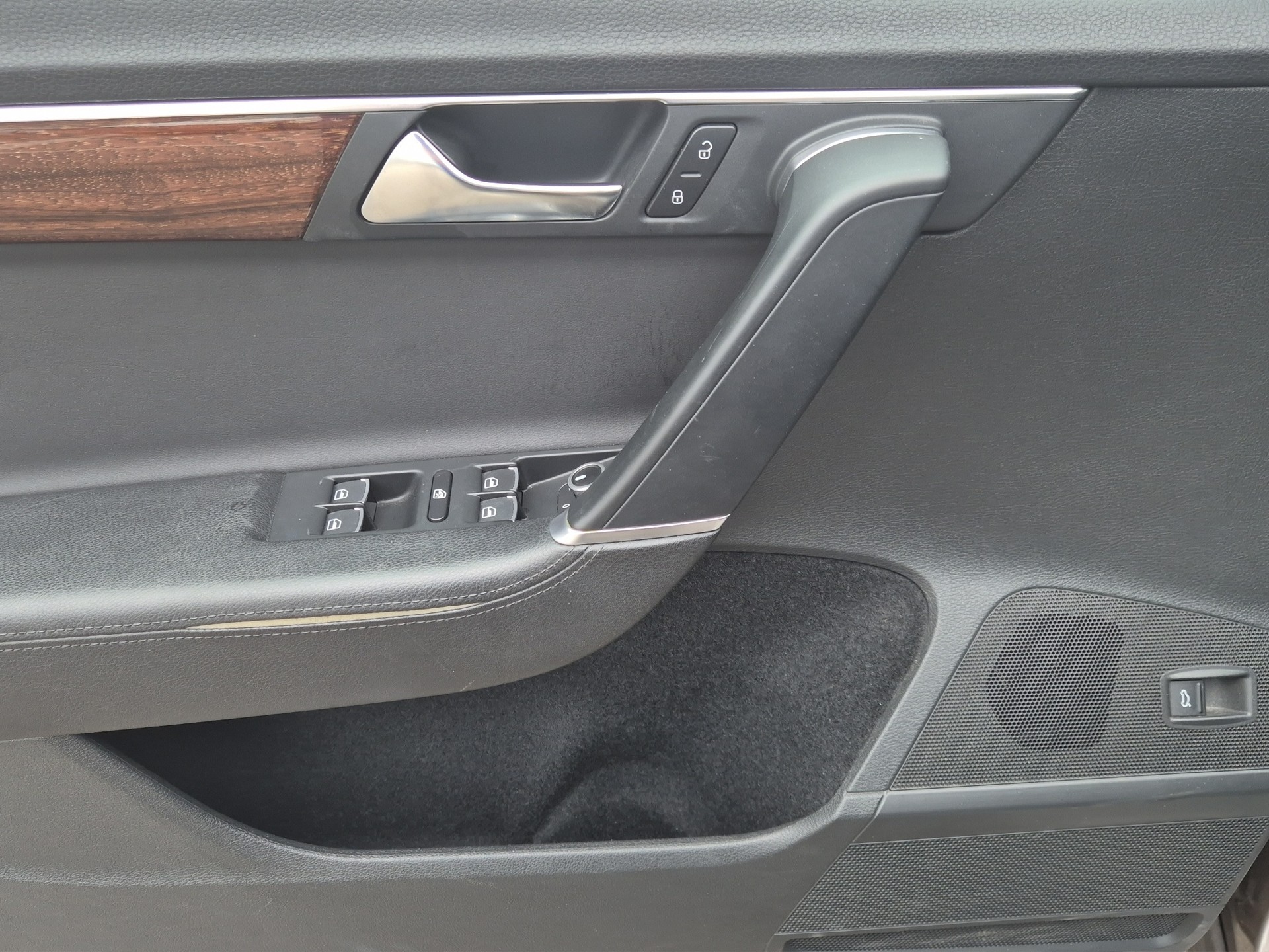 VW Passat Variant 2.0 TSI Highline DSG-image-14