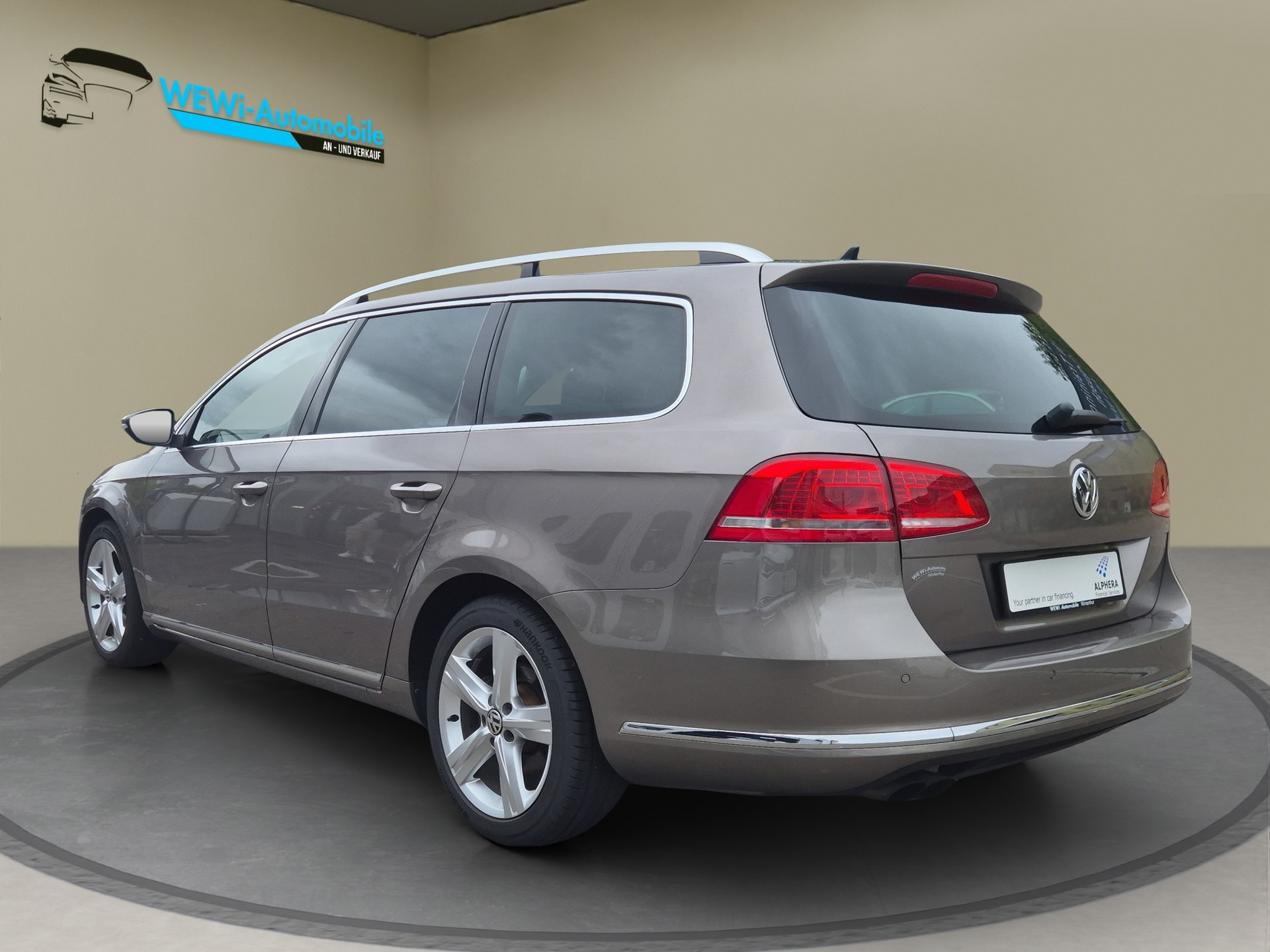 VW Passat Variant 2.0 TSI Highline DSG-image-2