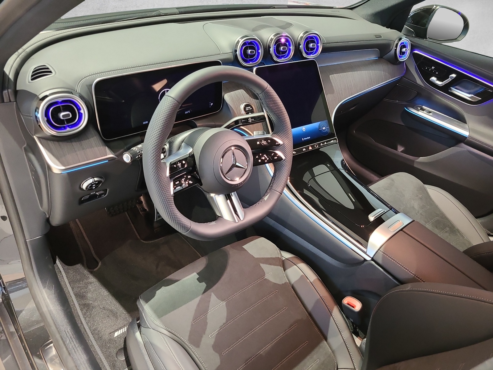 MERCEDES-BENZ GLC 200 AMG Line 4M X254-image-13