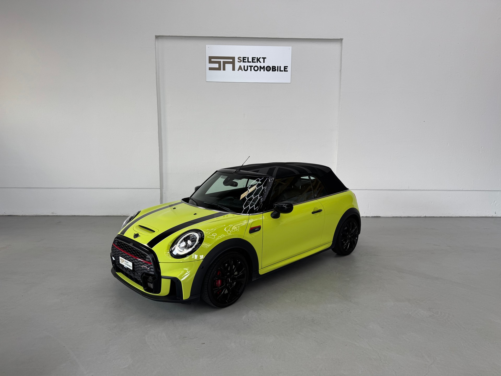 MINI Cooper John Cooper Works Cabriolet Steptronic-image-0