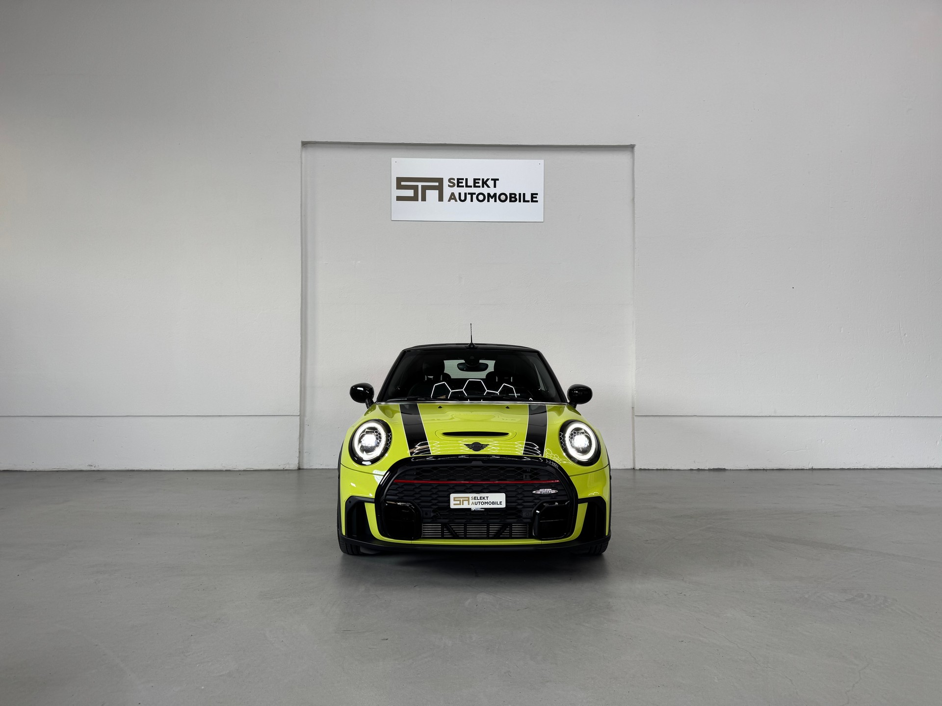 MINI Cooper John Cooper Works Cabriolet Steptronic-image-2