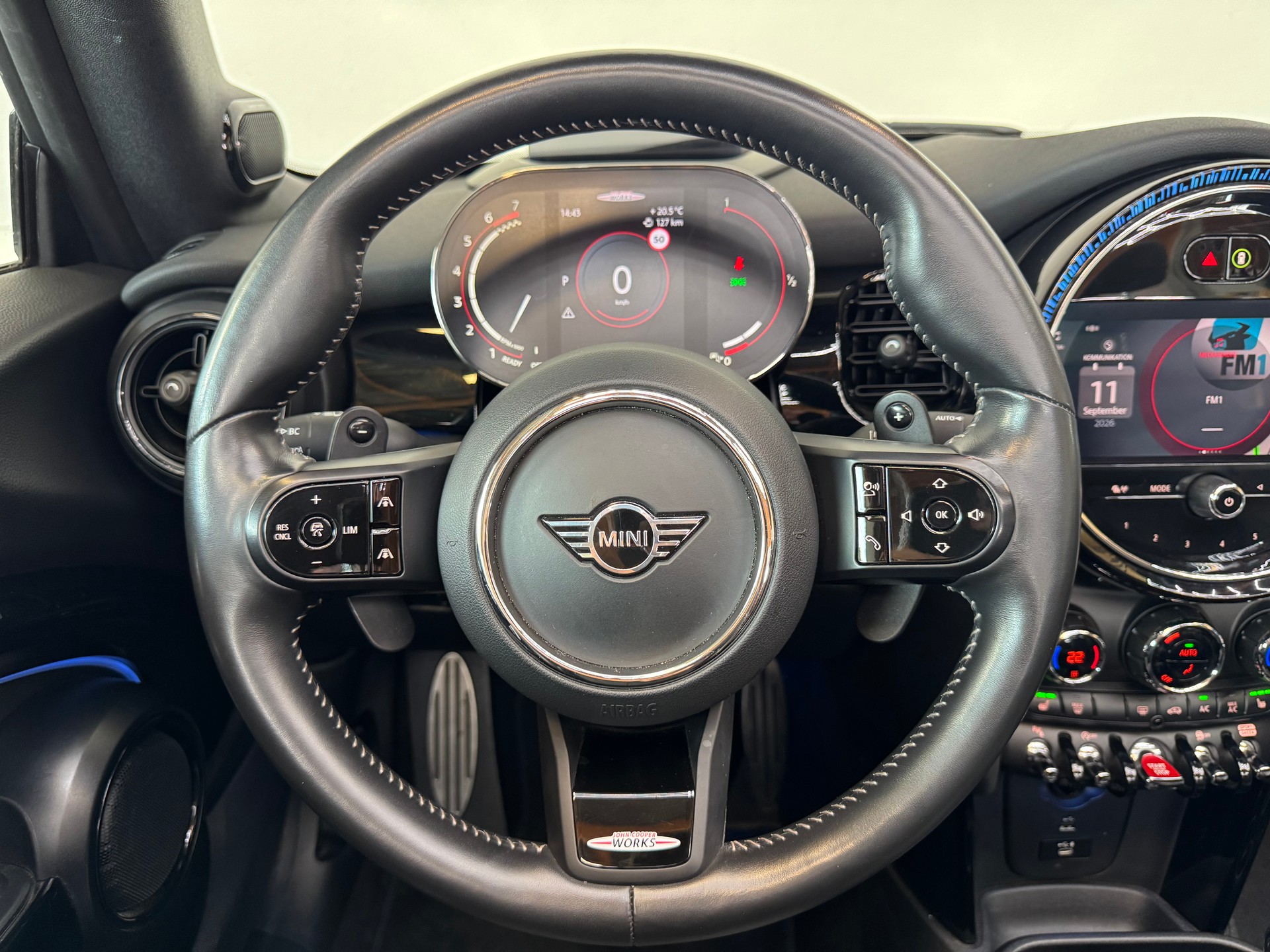 MINI Cooper John Cooper Works Cabriolet Steptronic-image-19