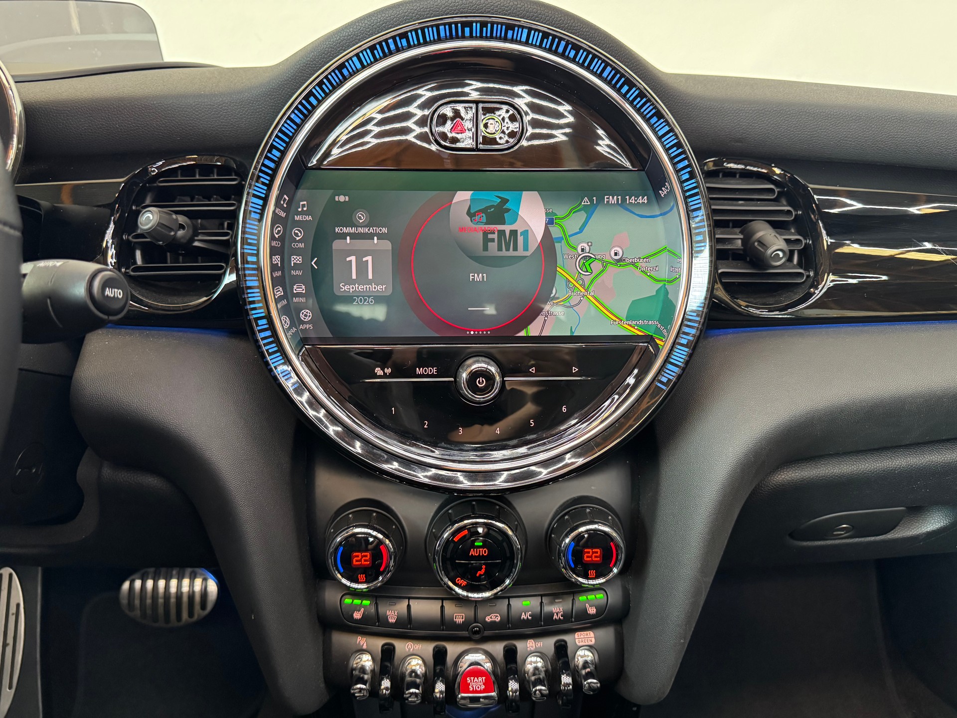 MINI Cooper John Cooper Works Cabriolet Steptronic-image-22