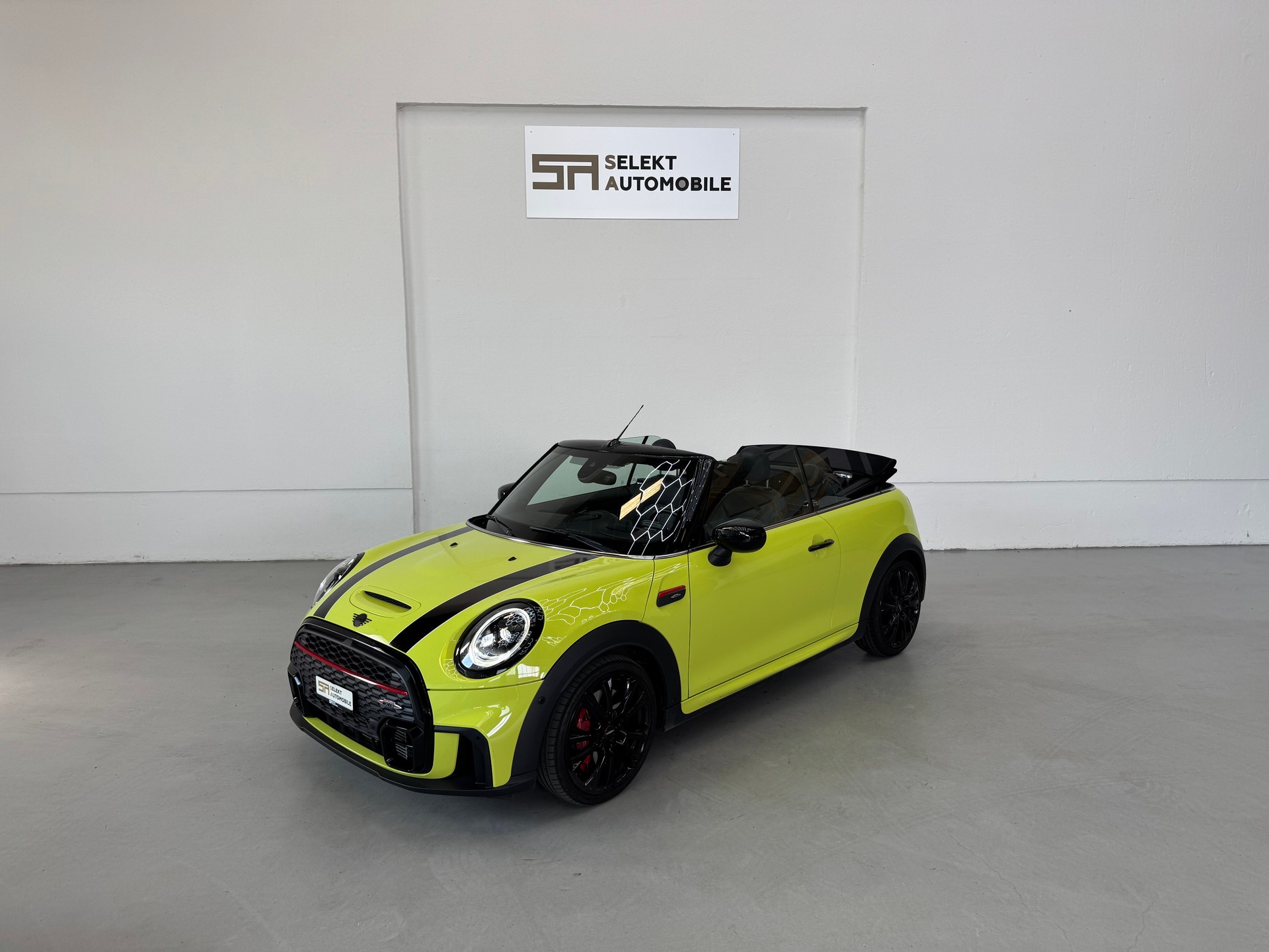 MINI Cooper John Cooper Works Cabriolet Steptronic-image-7