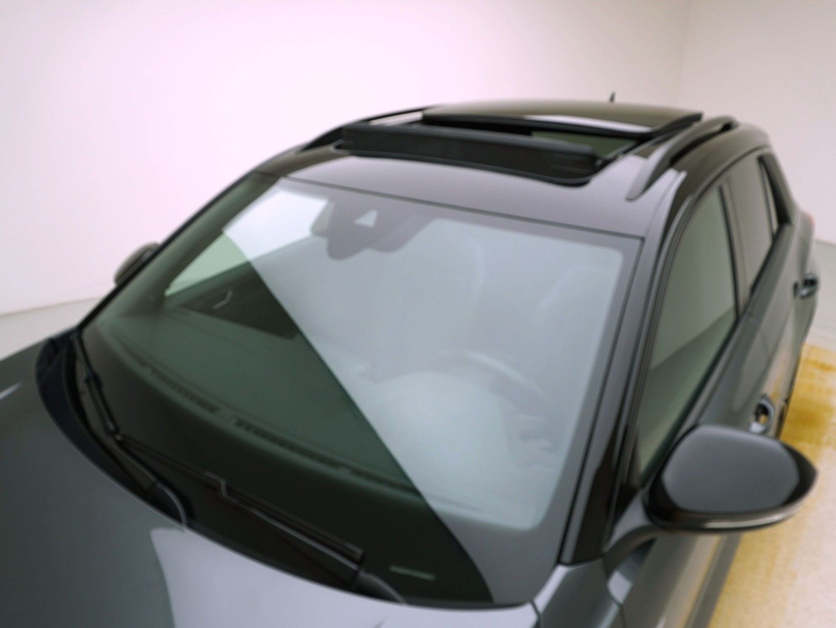 VW T-Roc 2.0 TSI DSG R-Line Black Style 4Motion-image-6
