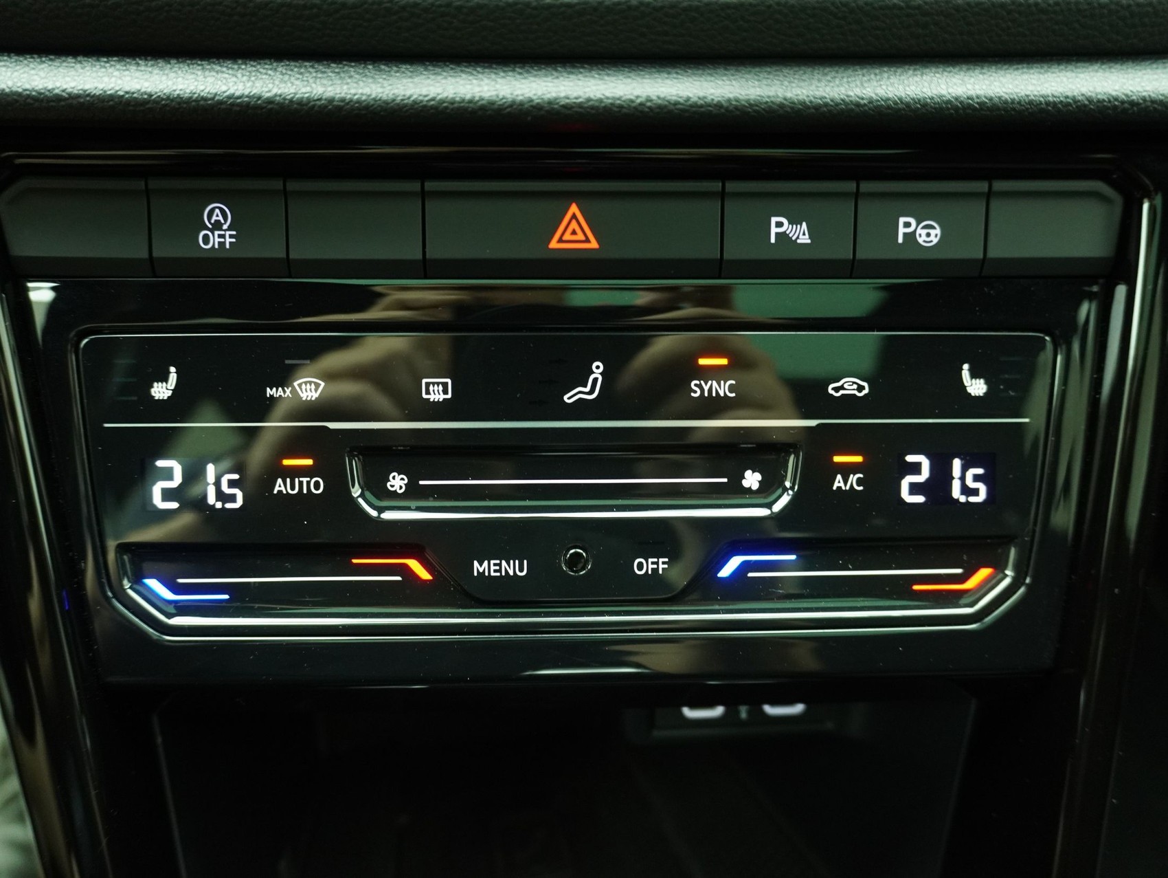 VW T-Roc 2.0 TSI DSG R-Line Black Style 4Motion-image-14
