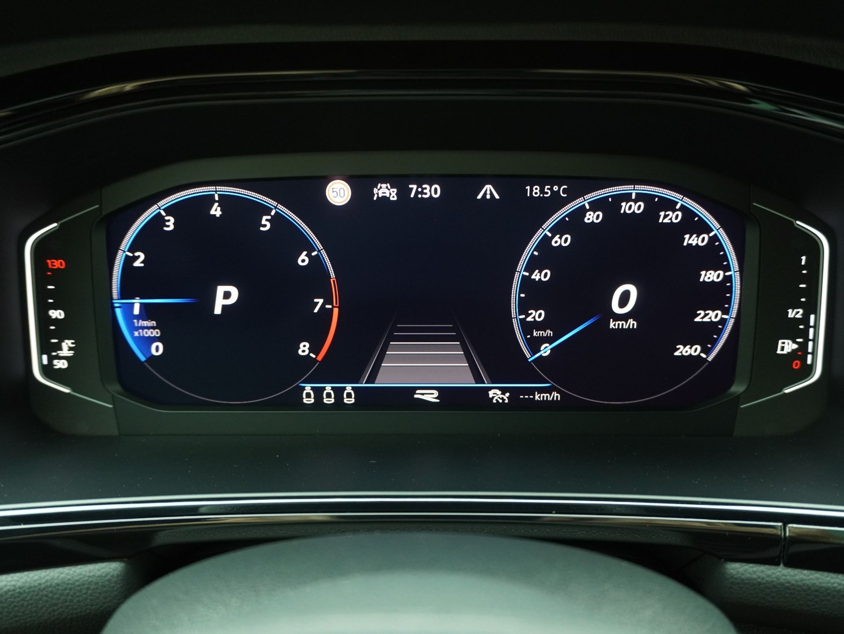 VW T-Roc 2.0 TSI DSG R-Line Black Style 4Motion-image-16