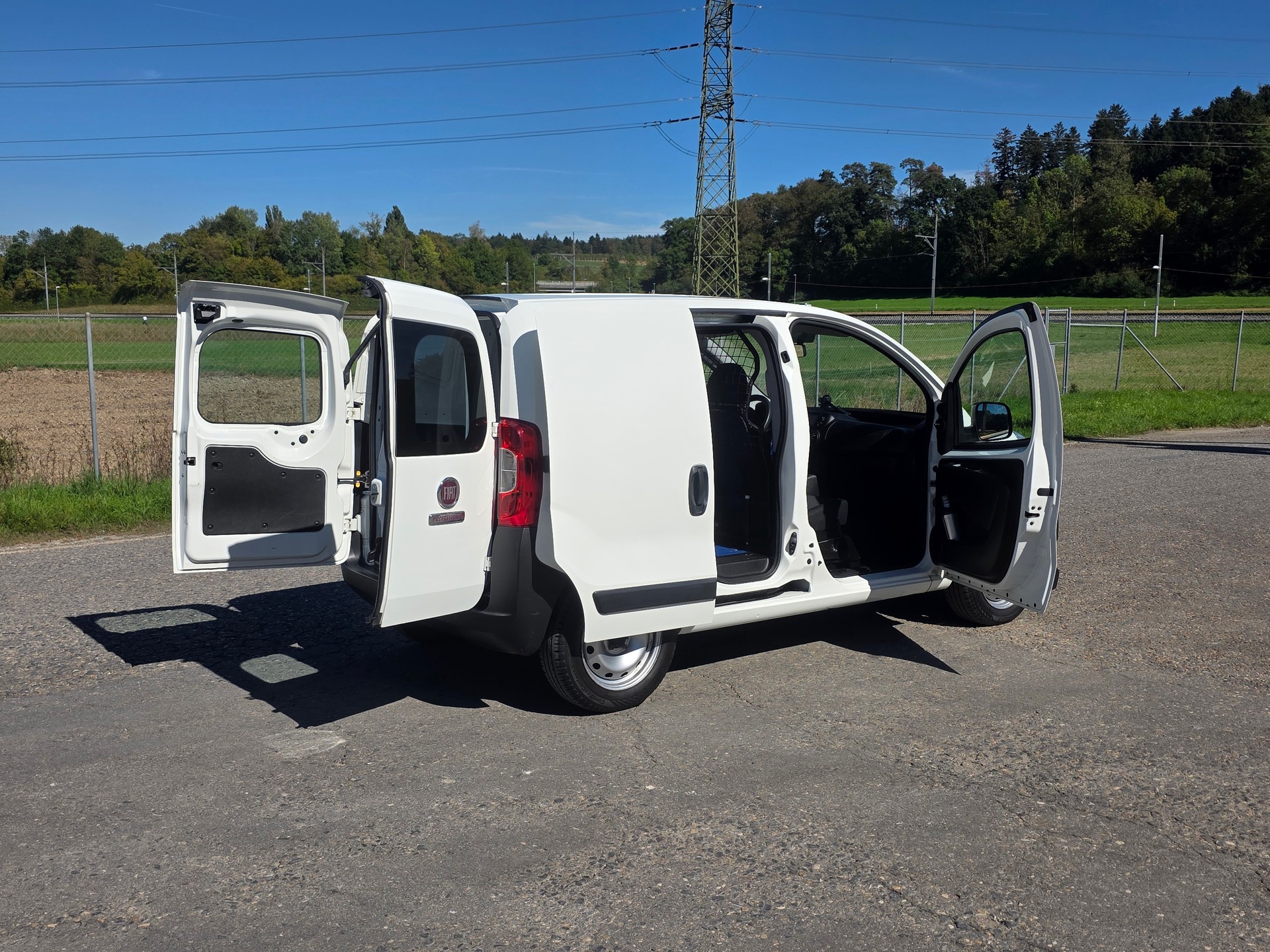 FIAT Fiorino 1.4 8V Swiss / Neu ab Mfk.-image-3