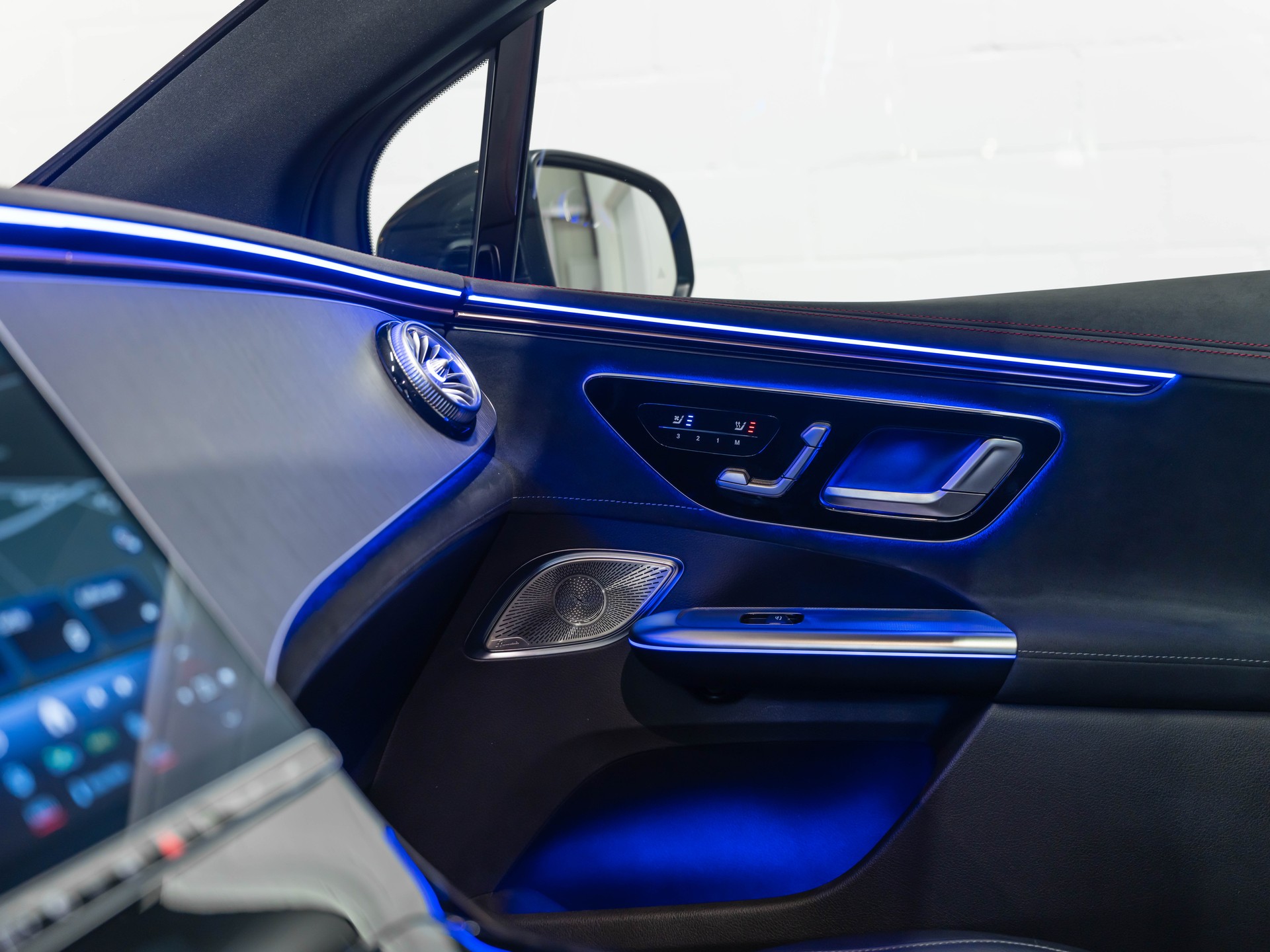 MERCEDES-BENZ EQE SUV 500 4 Matic-image-9