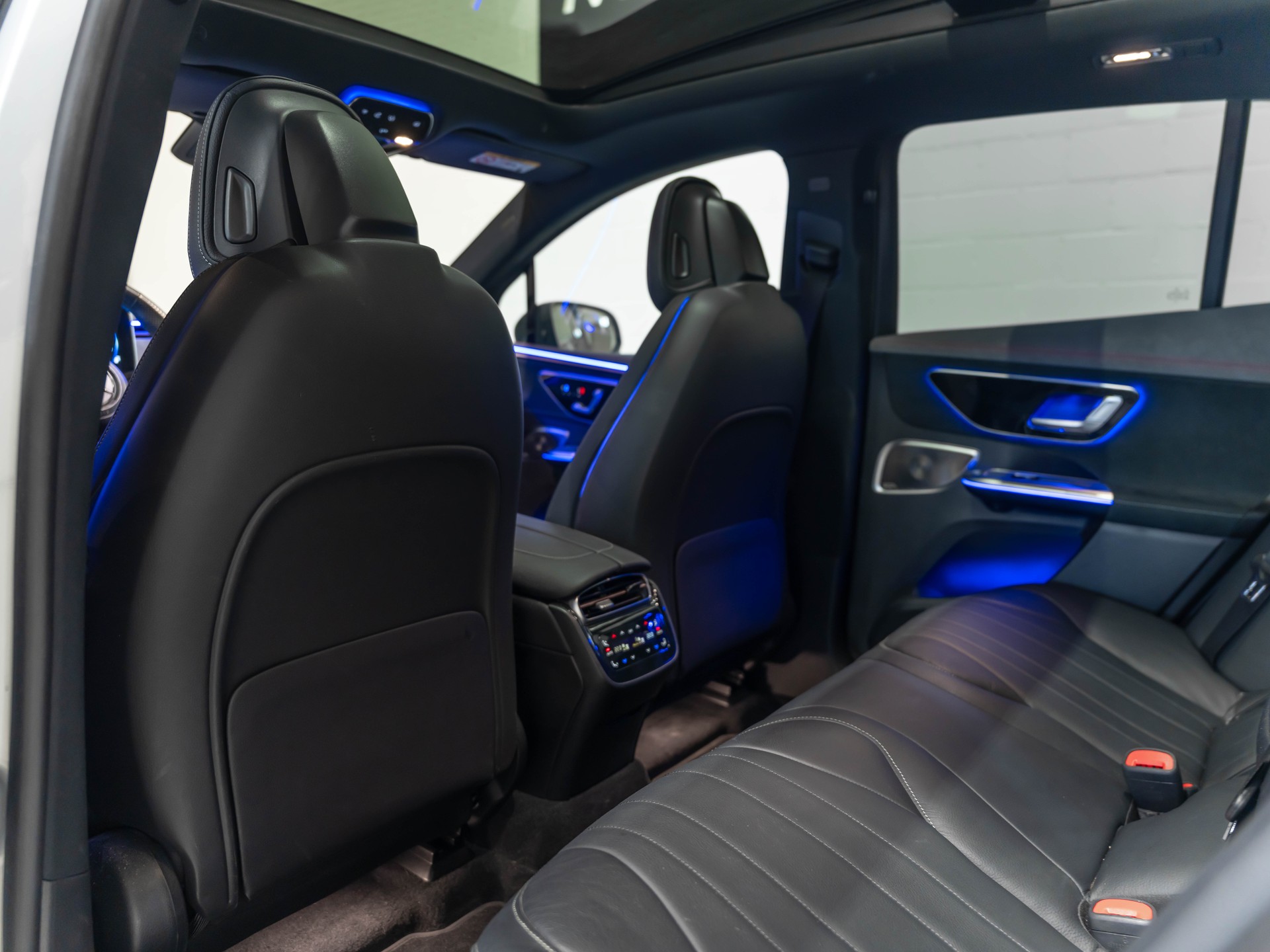 MERCEDES-BENZ EQE SUV 500 4 Matic-image-13