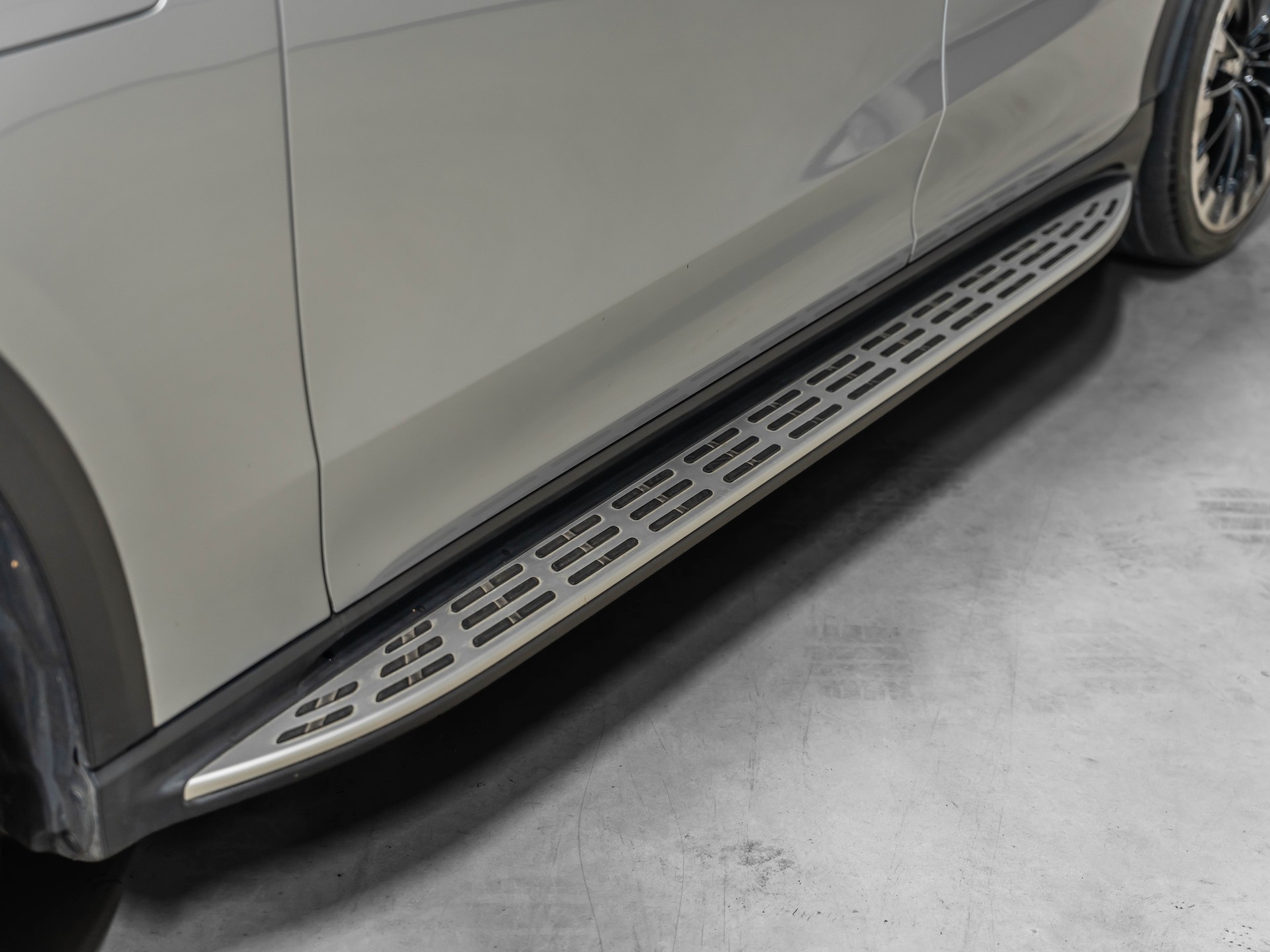 MERCEDES-BENZ EQE SUV 500 4 Matic-image-18