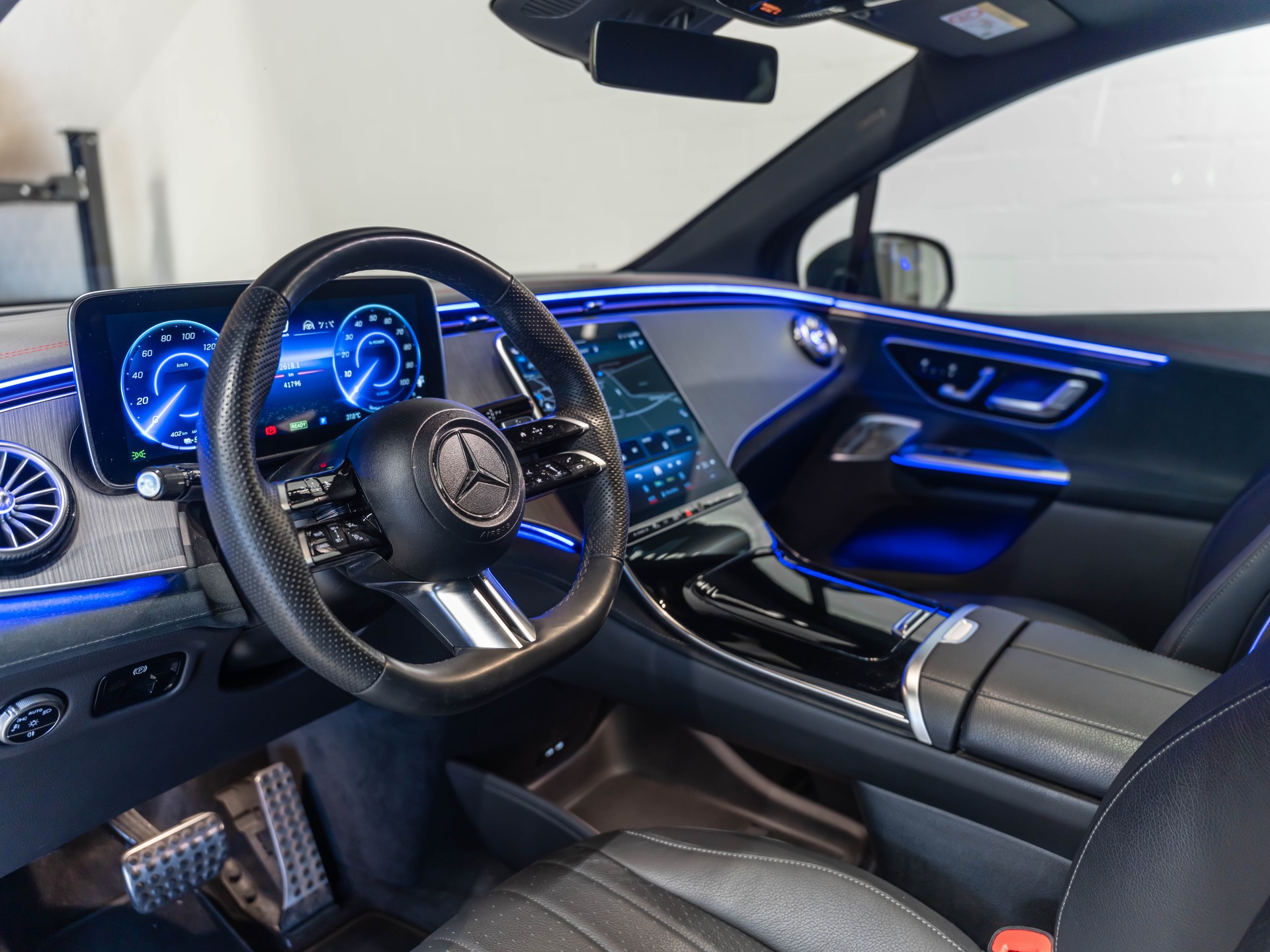 MERCEDES-BENZ EQE SUV 500 4 Matic-image-8