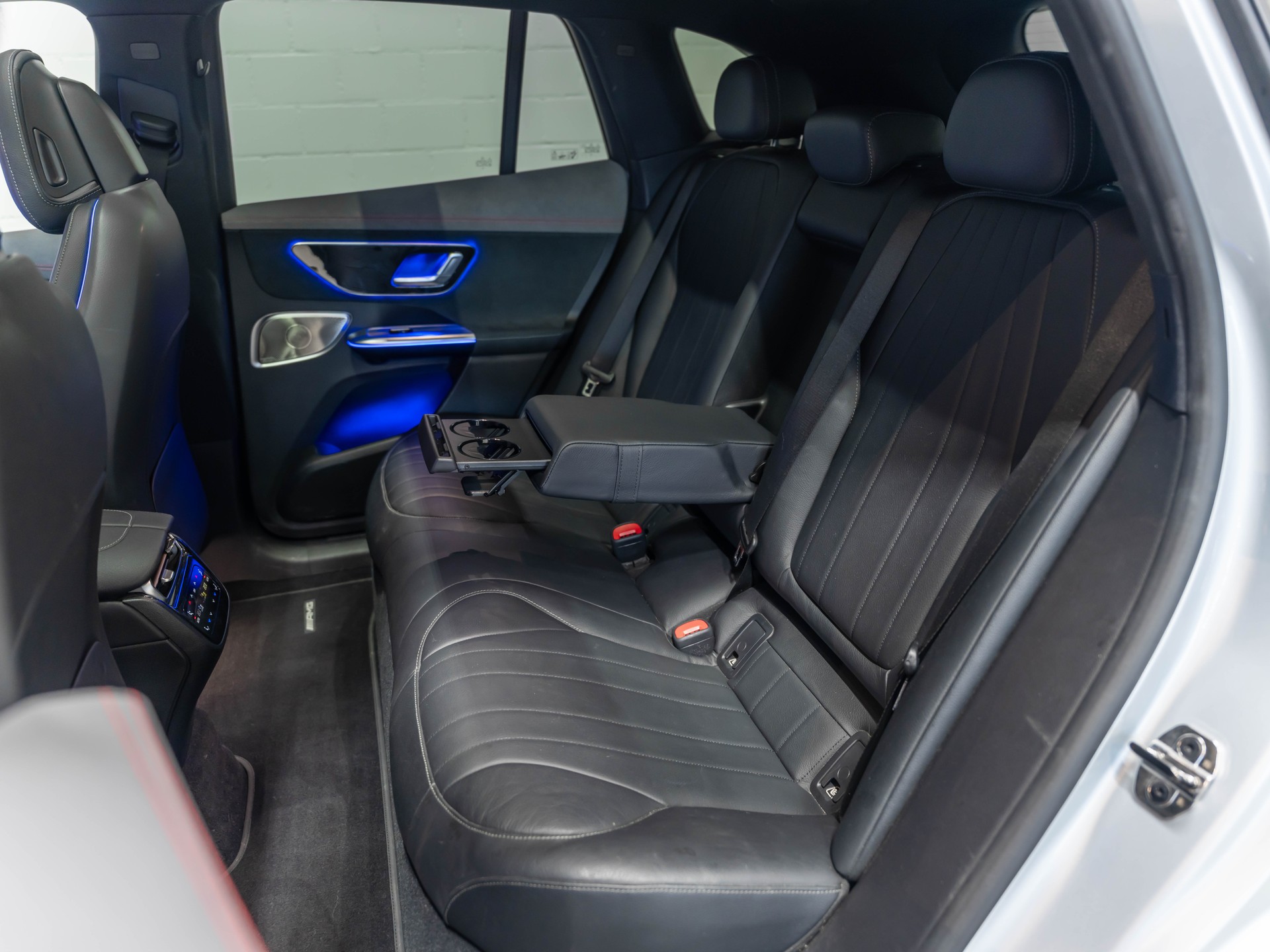 MERCEDES-BENZ EQE SUV 500 4 Matic-image-15