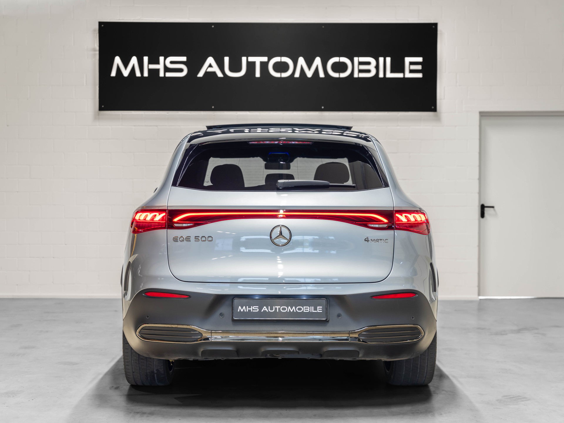 MERCEDES-BENZ EQE SUV 500 4 Matic-showroom-element-3