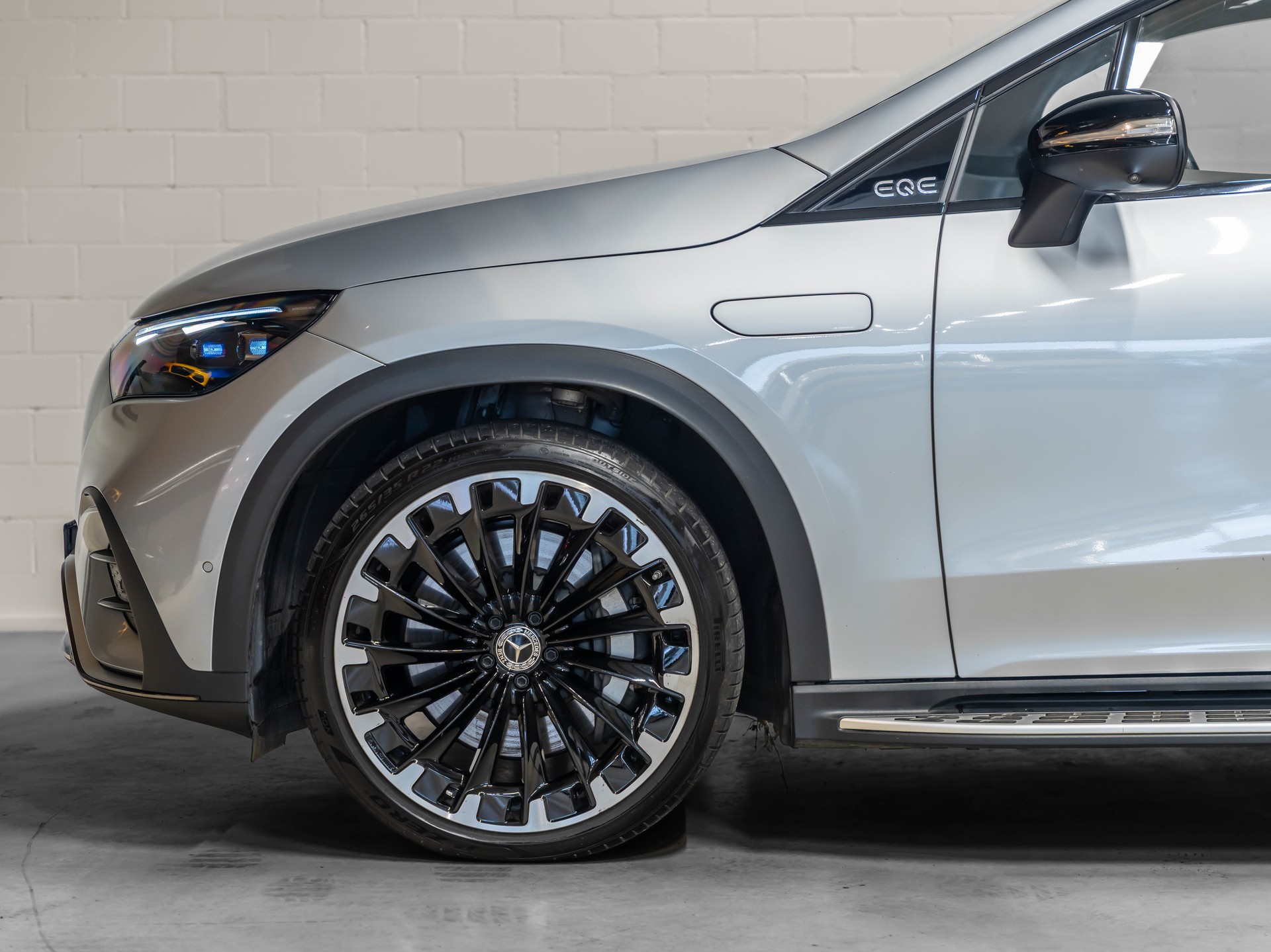 MERCEDES-BENZ EQE SUV 500 4 Matic-image-19