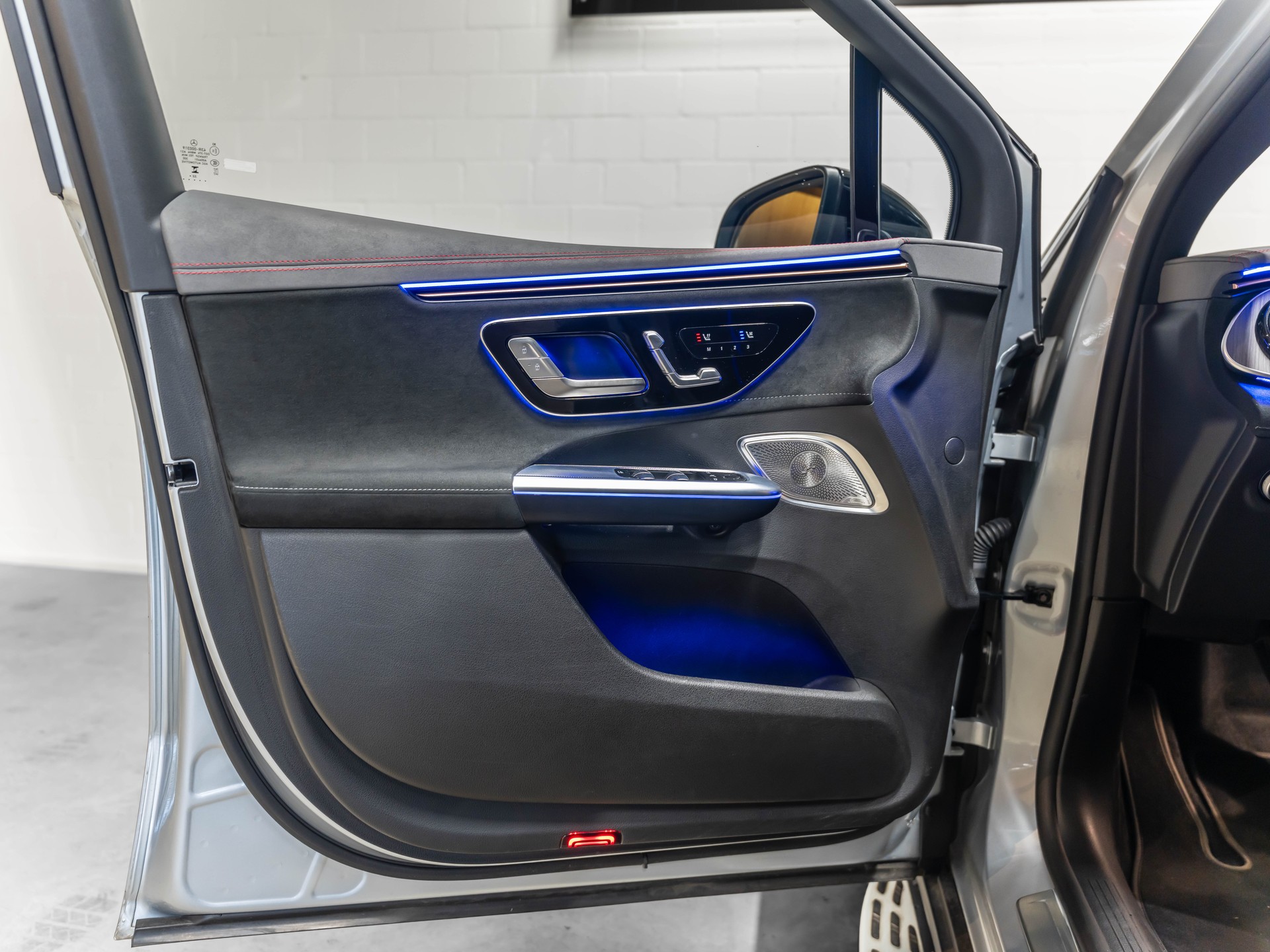 MERCEDES-BENZ EQE SUV 500 4 Matic-image-27