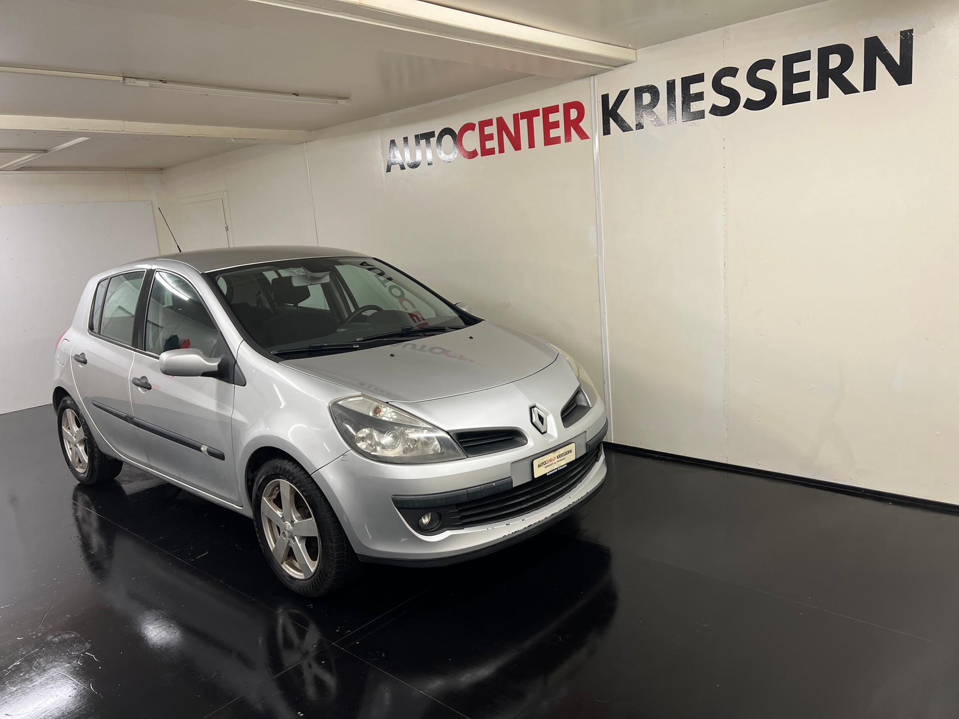 RENAULT Clio 1.4 16V Dynamique-image-2