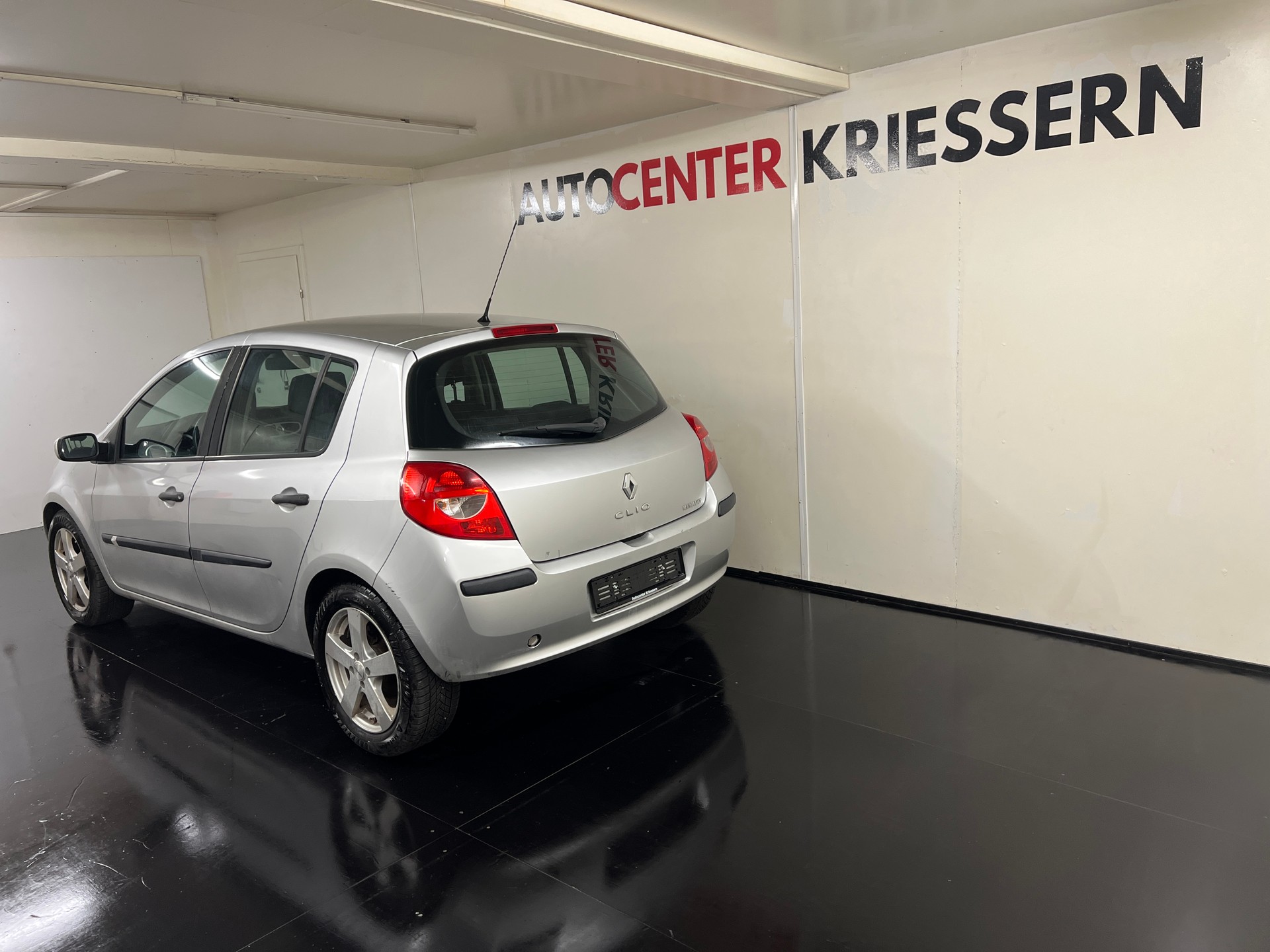 RENAULT Clio 1.4 16V Dynamique-image-6