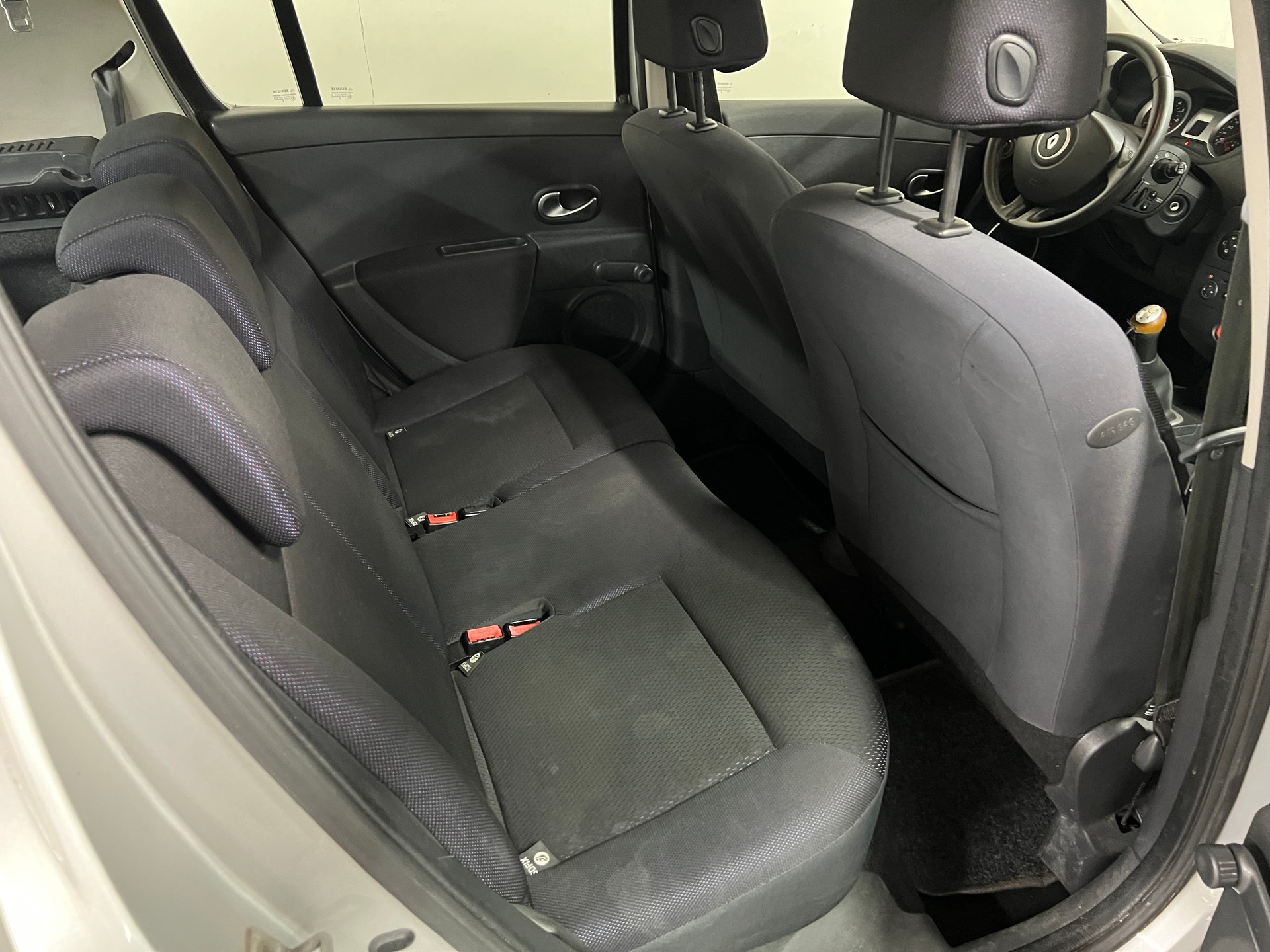 RENAULT Clio 1.4 16V Dynamique-image-11