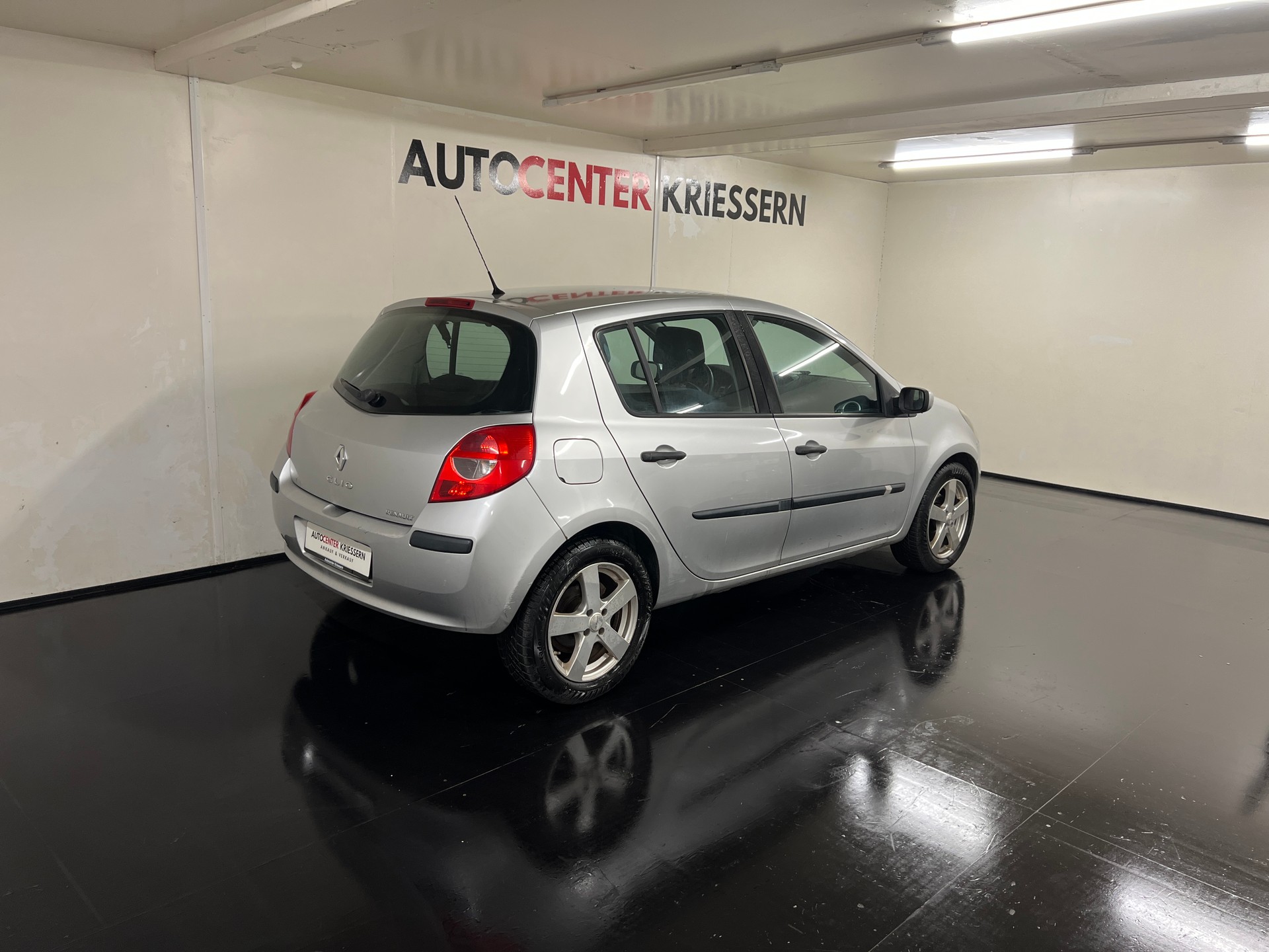 RENAULT Clio 1.4 16V Dynamique-image-4