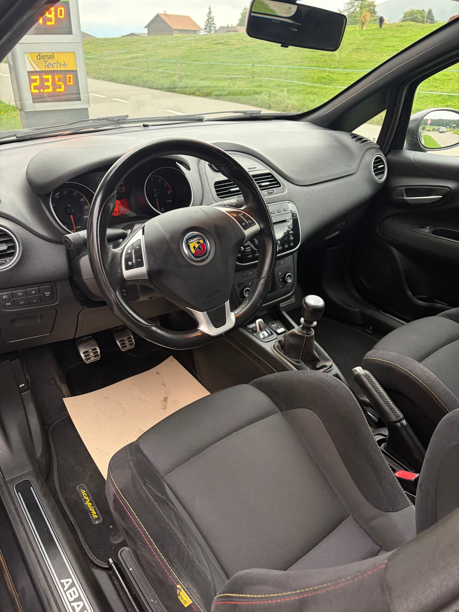 FIAT Punto 1.4 16V Turbo Abarth Supersport-image-4