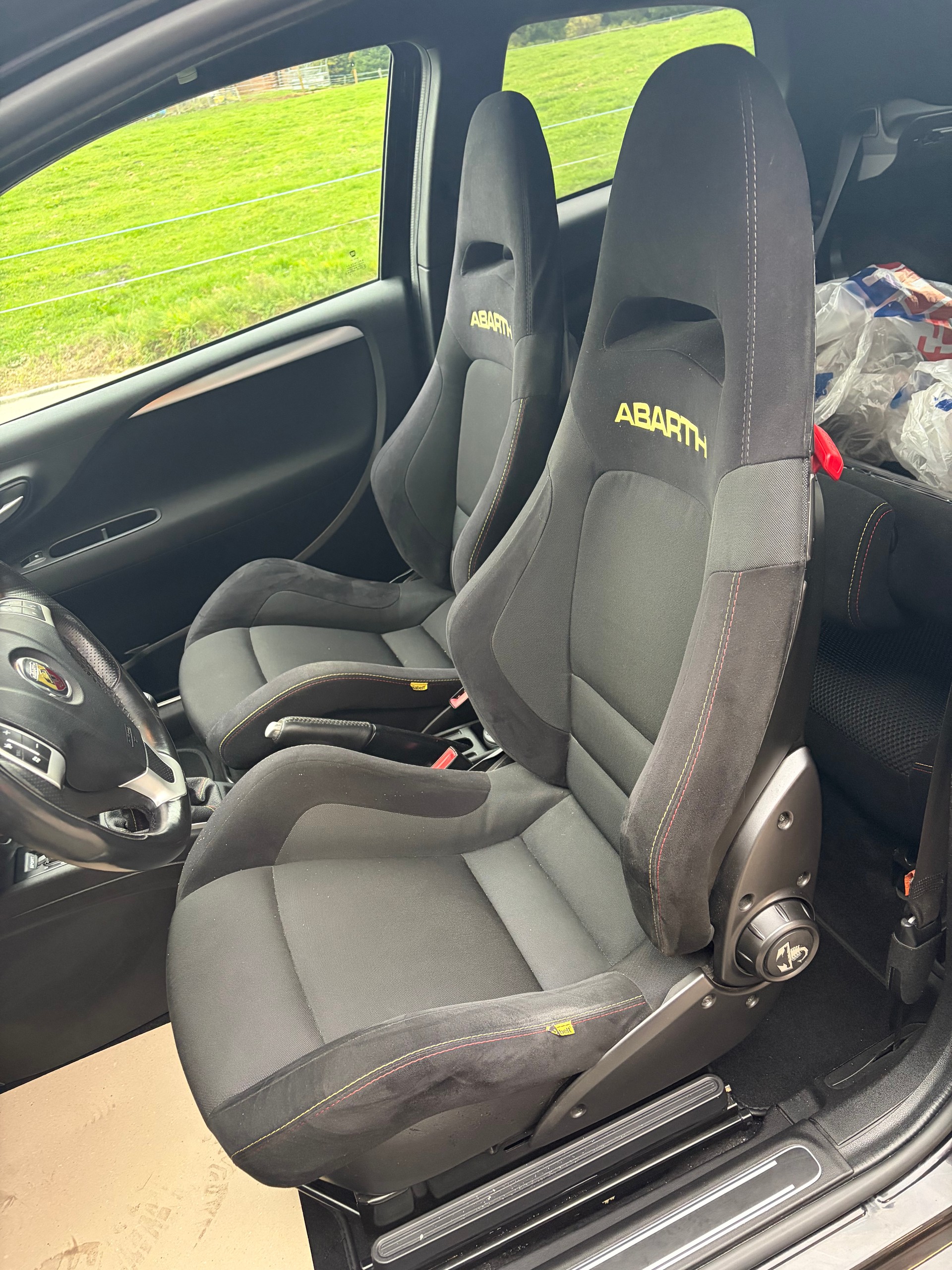 FIAT Punto 1.4 16V Turbo Abarth Supersport-image-5