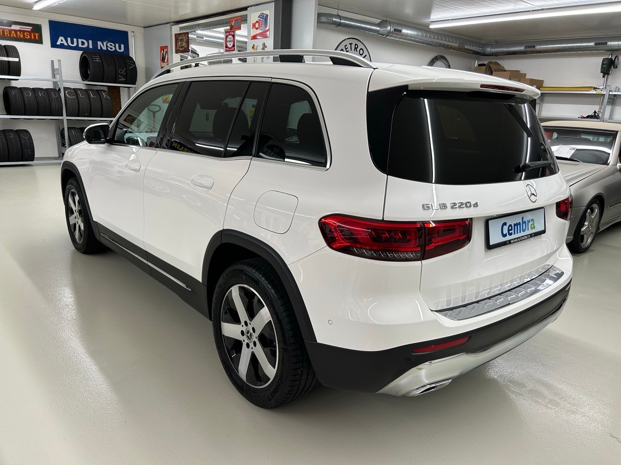 MERCEDES-BENZ GLB 220 d Progressive 8G-Tronic-image-3