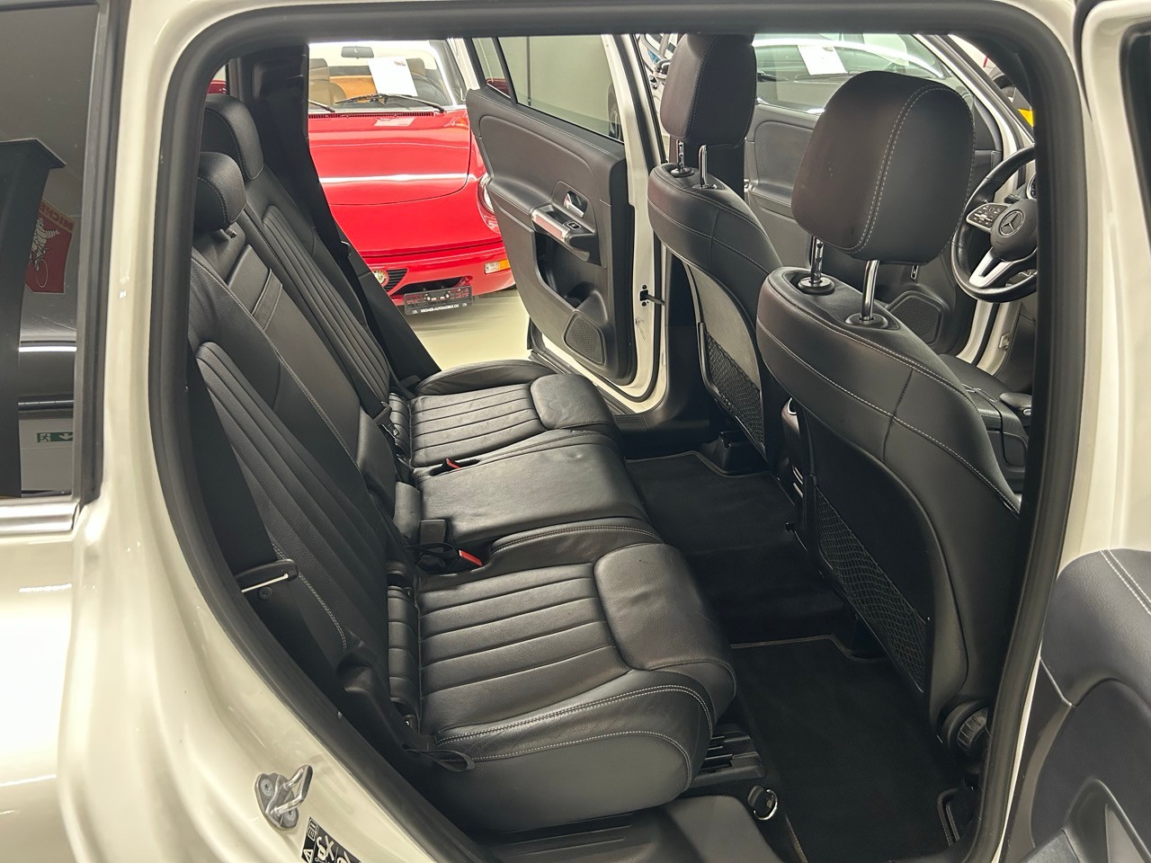 MERCEDES-BENZ GLB 220 d Progressive 8G-Tronic-image-10