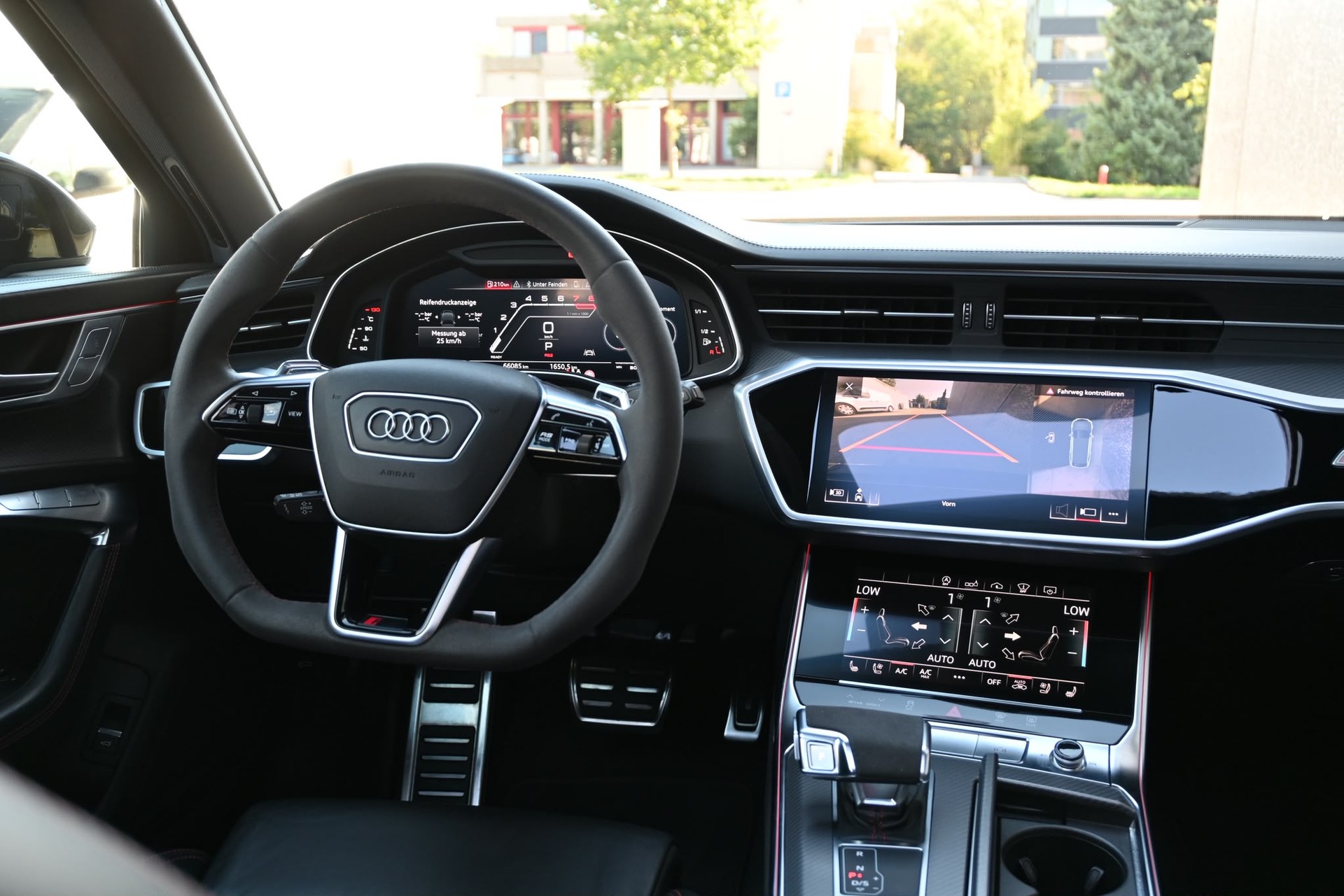 AUDI RS6 Avant 4.0 TFSI V8 quattro-image-4