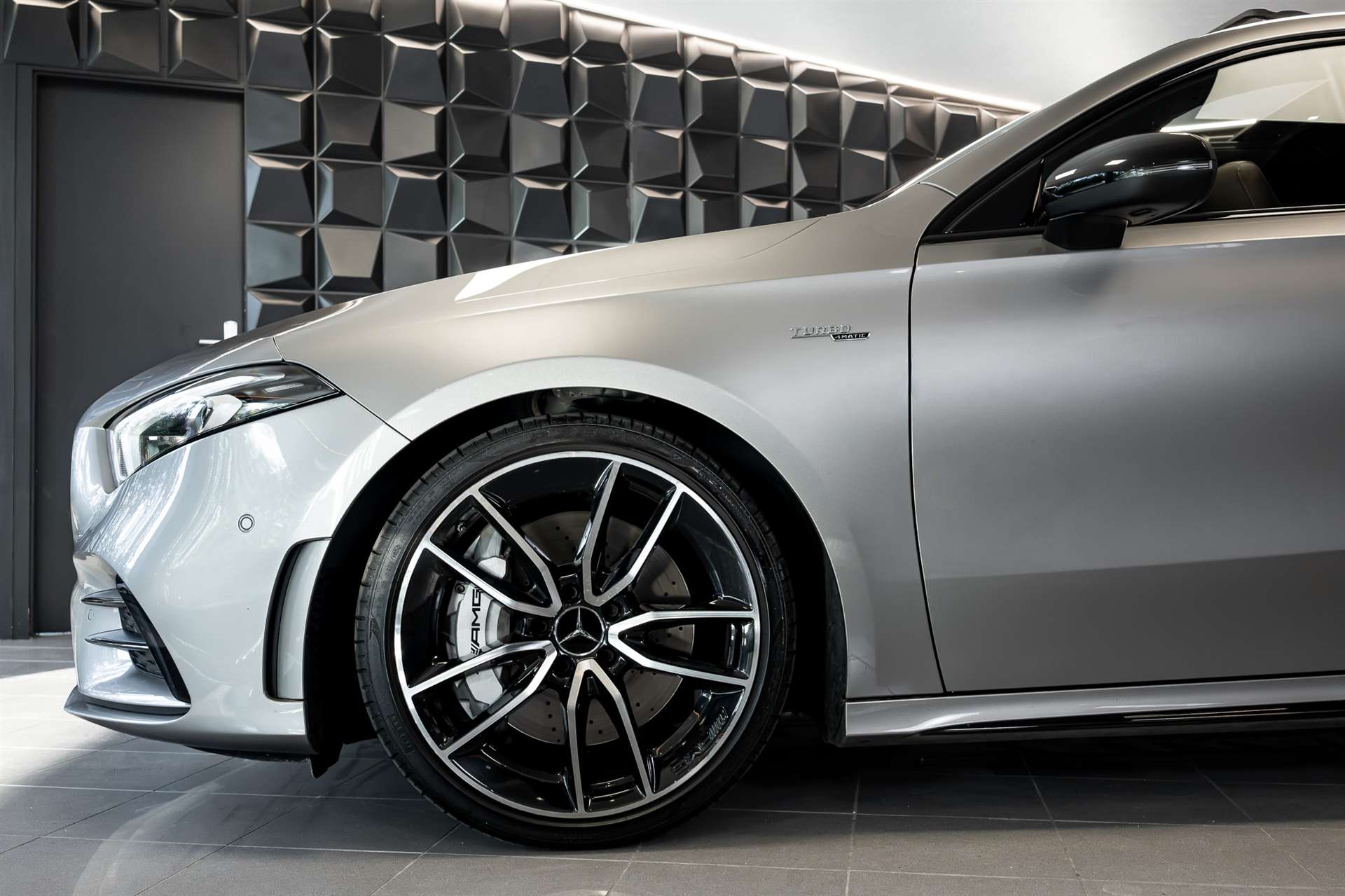 MERCEDES-BENZ A 35 AMG 4Matic Speedshift-image-29