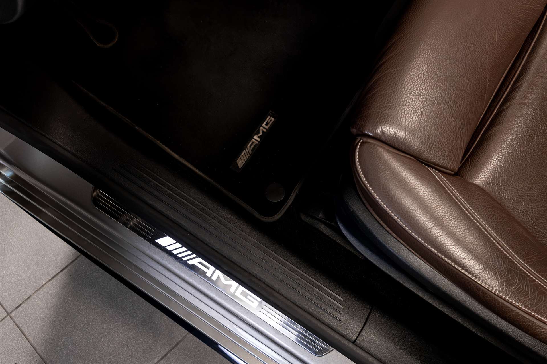 MERCEDES-BENZ A 35 AMG 4Matic Speedshift-image-12