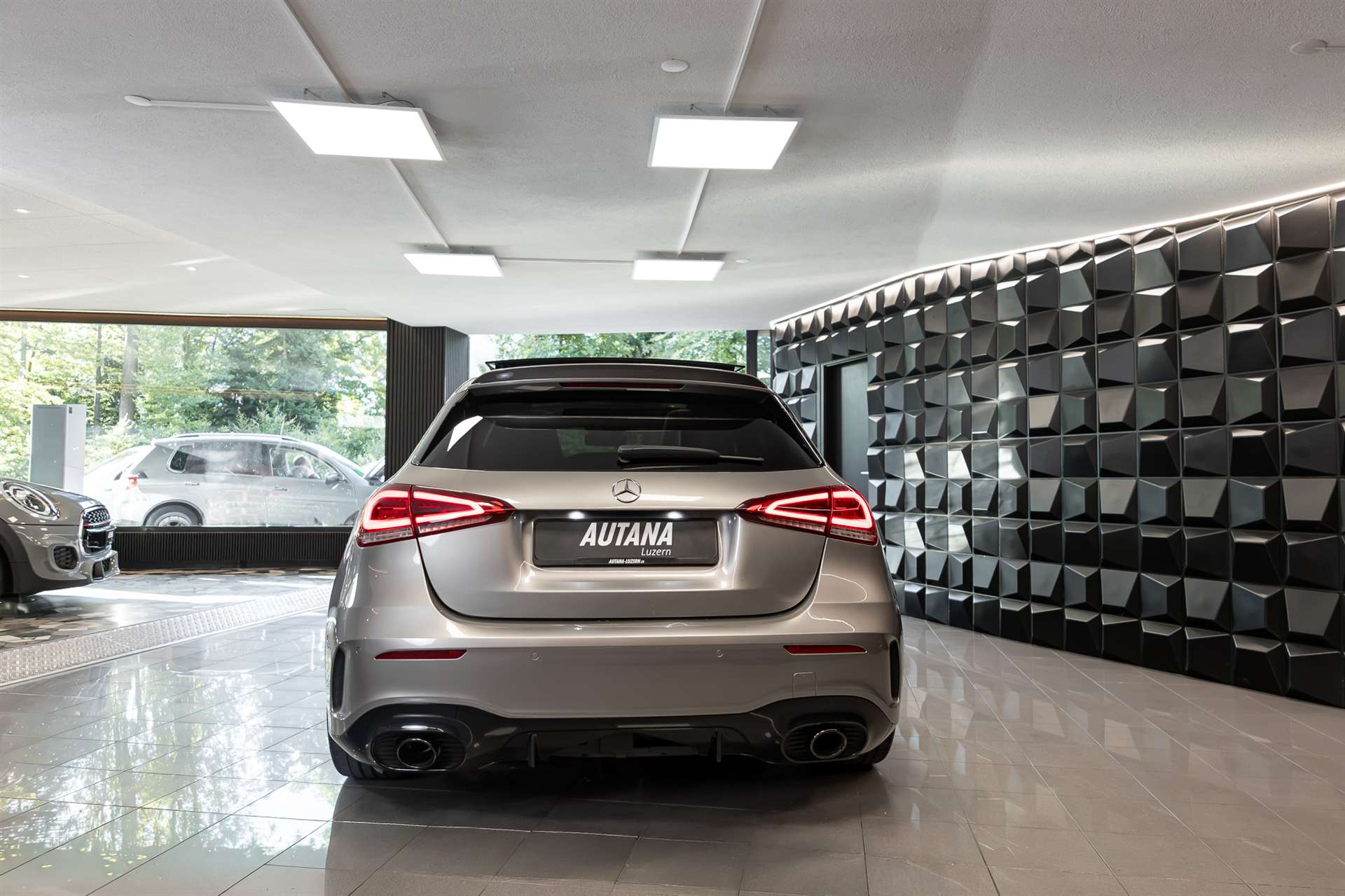 MERCEDES-BENZ A 35 AMG 4Matic Speedshift-image-4