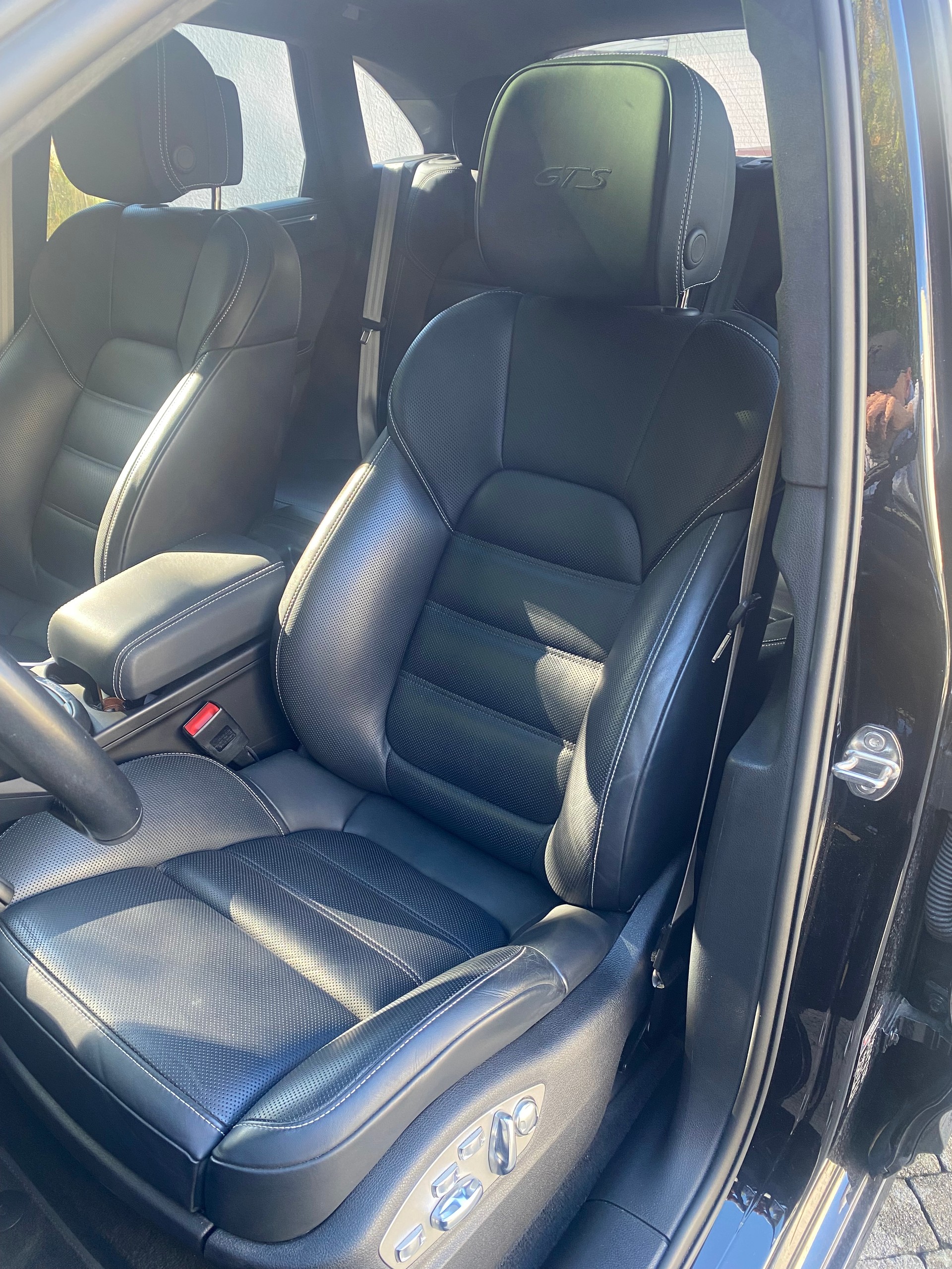 PORSCHE 2.9 V6 GTS-image-4