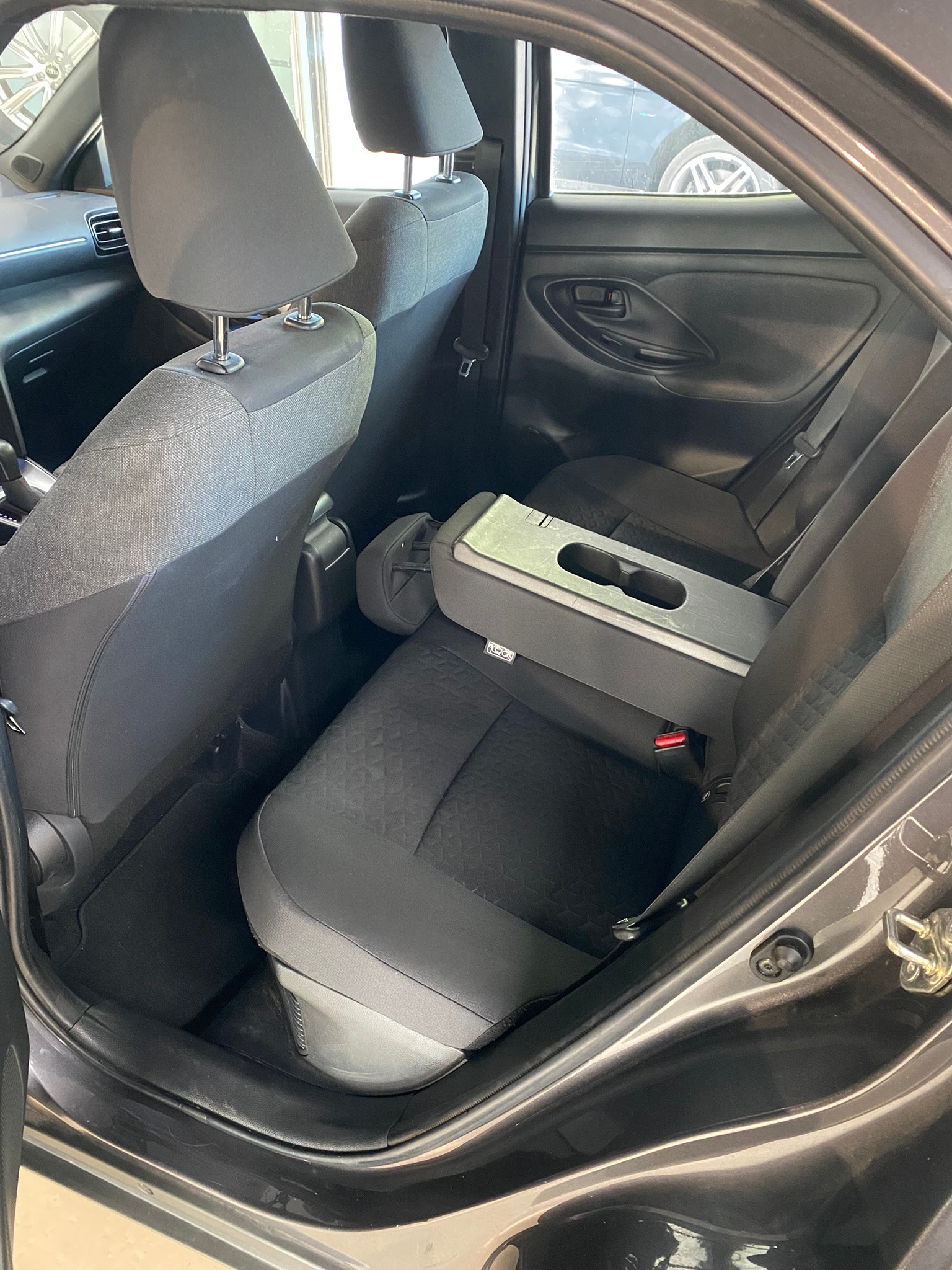 TOYOTA Yaris Cross 1.5 Trend e-CVT AWDi-image-29