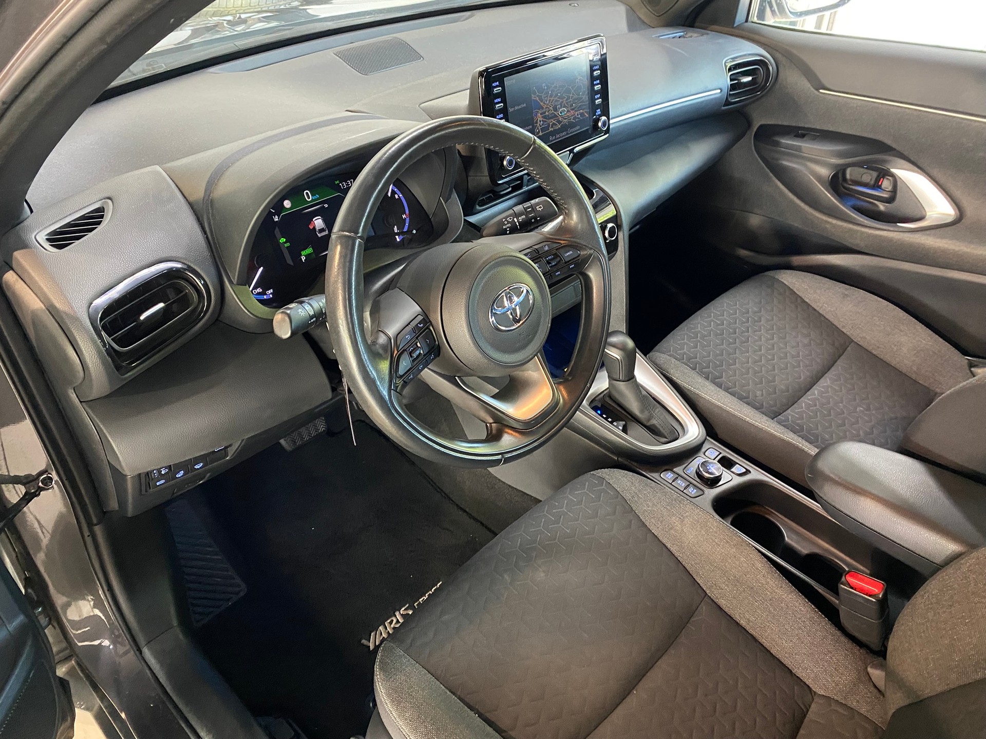 TOYOTA Yaris Cross 1.5 Trend e-CVT AWDi-image-14