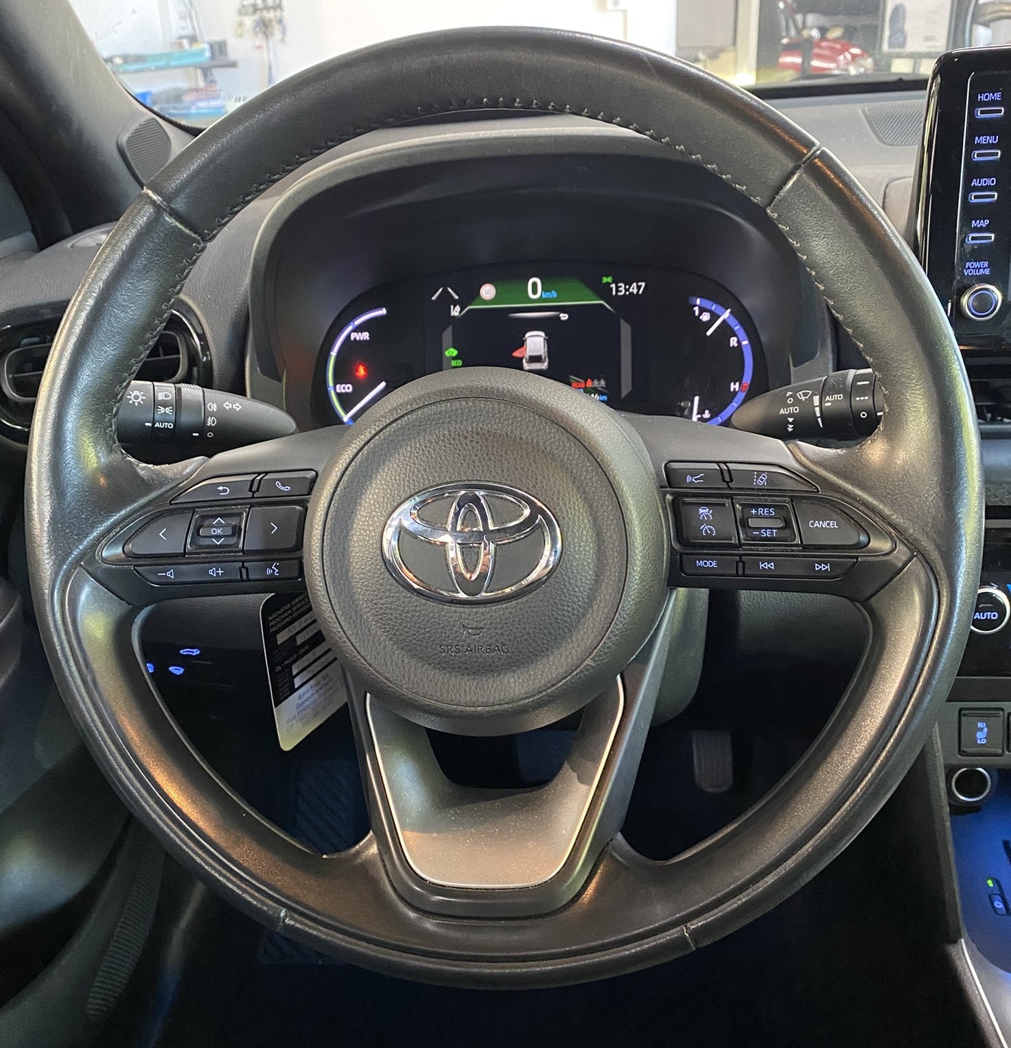 TOYOTA Yaris Cross 1.5 Trend e-CVT AWDi-image-16