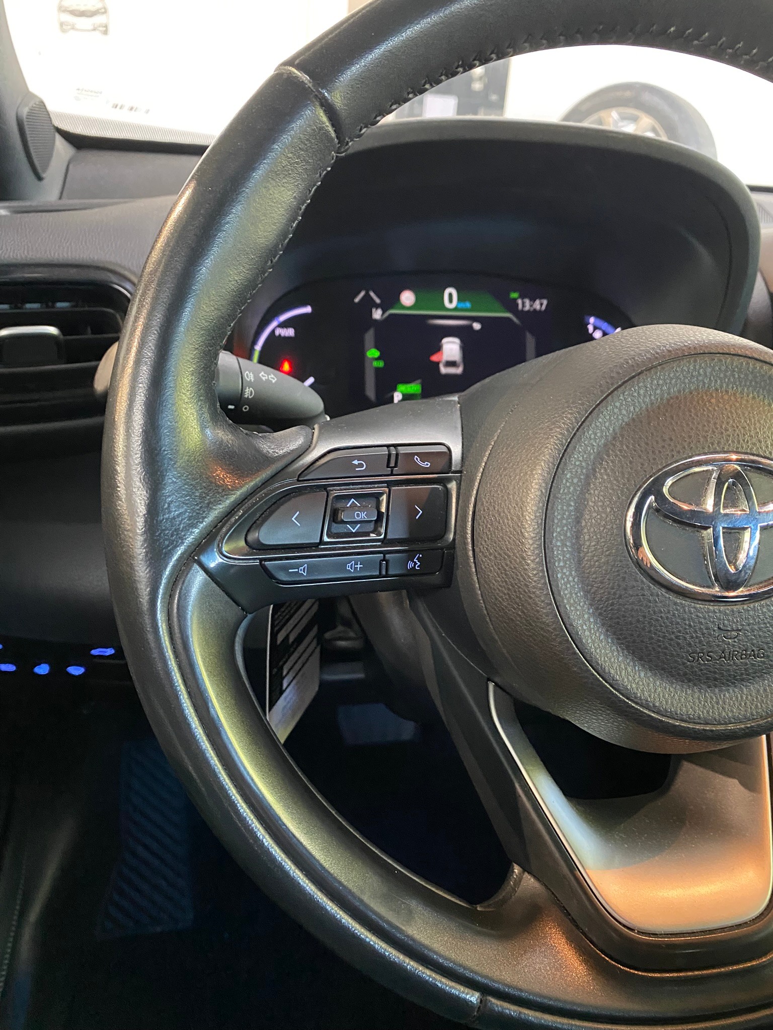 TOYOTA Yaris Cross 1.5 Trend e-CVT AWDi-image-18