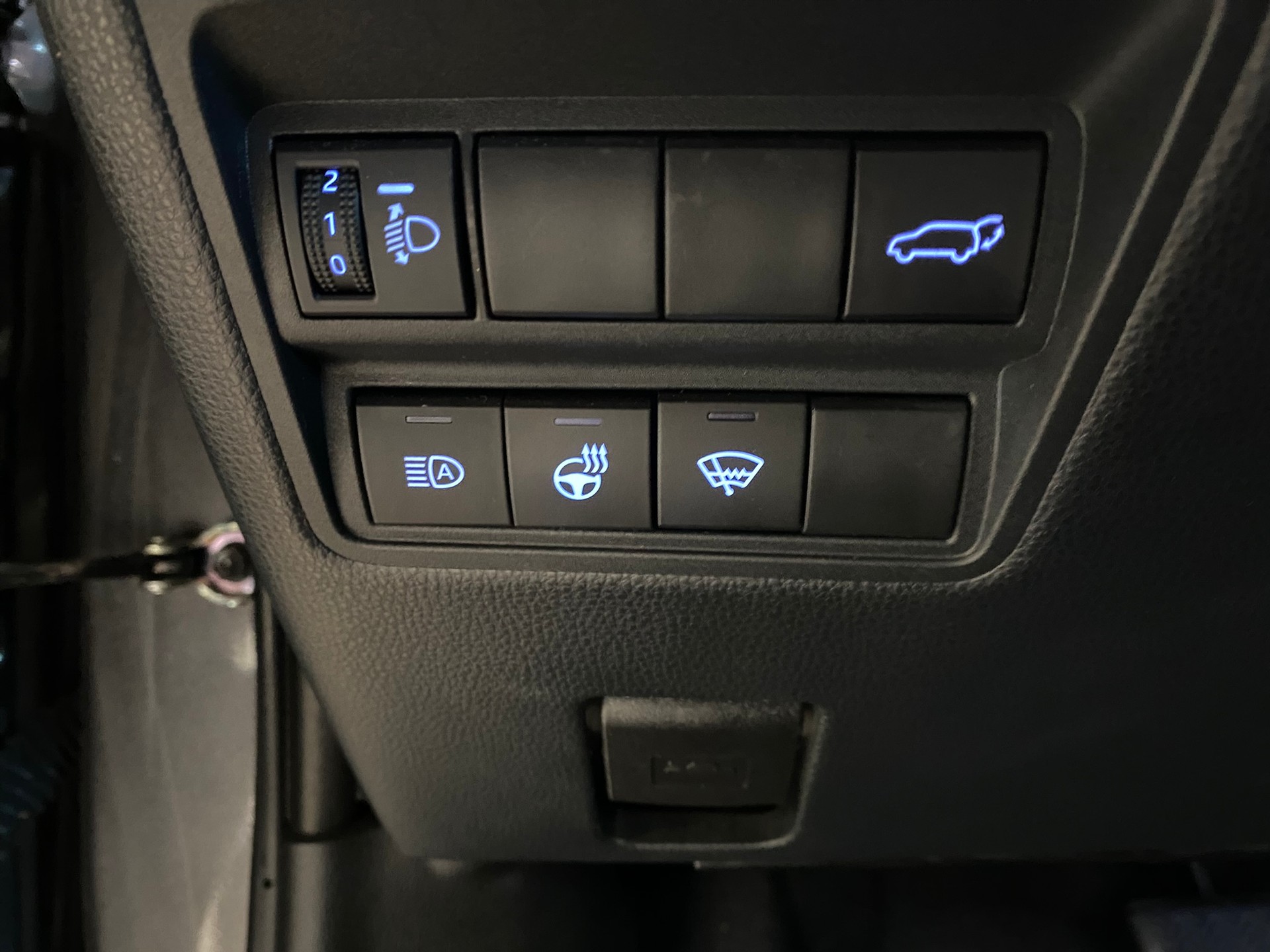 TOYOTA Yaris Cross 1.5 Trend e-CVT AWDi-image-24