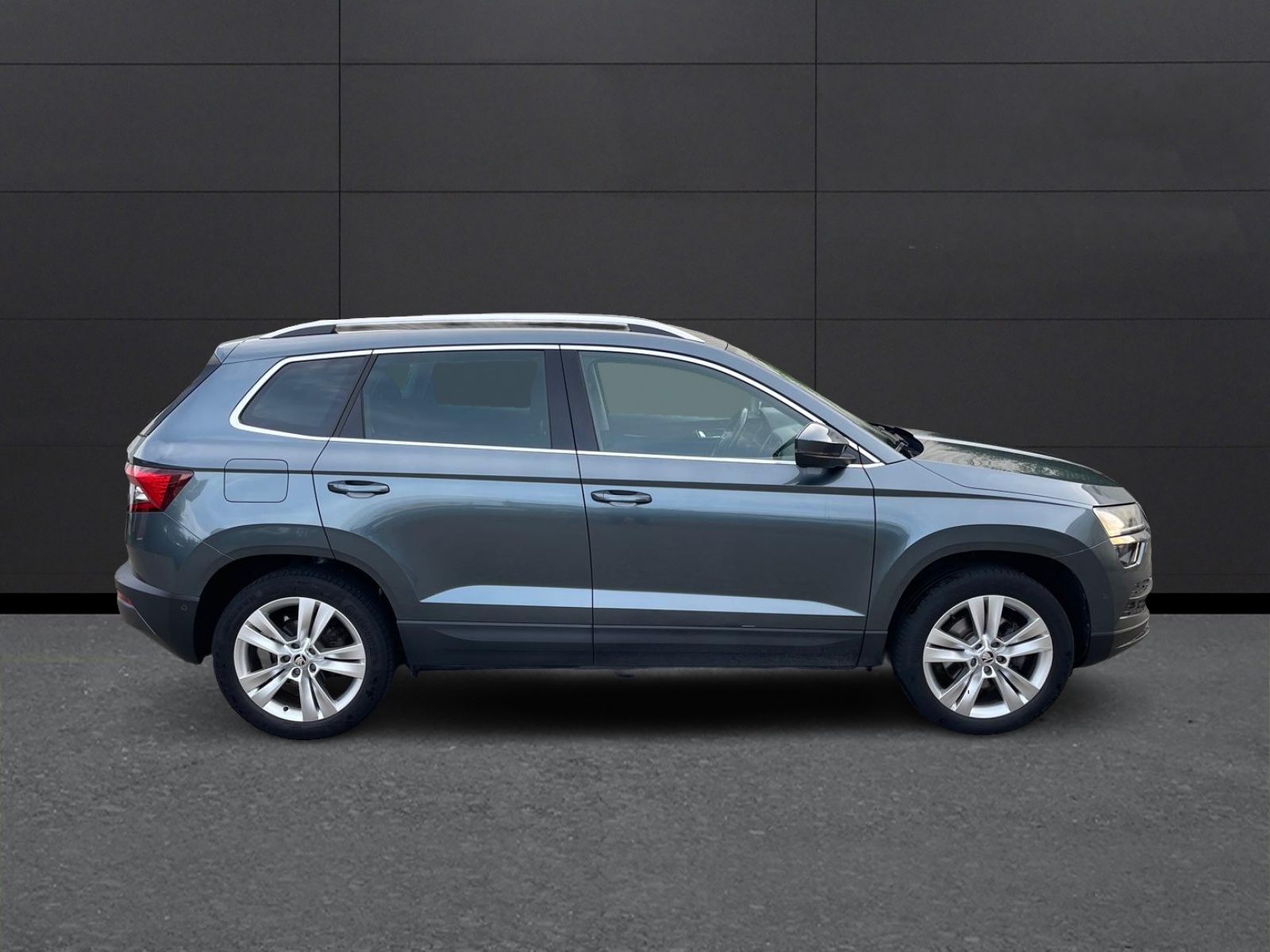 SKODA Karoq 2.0 TDI CR Style 4x4 DSG-image-4