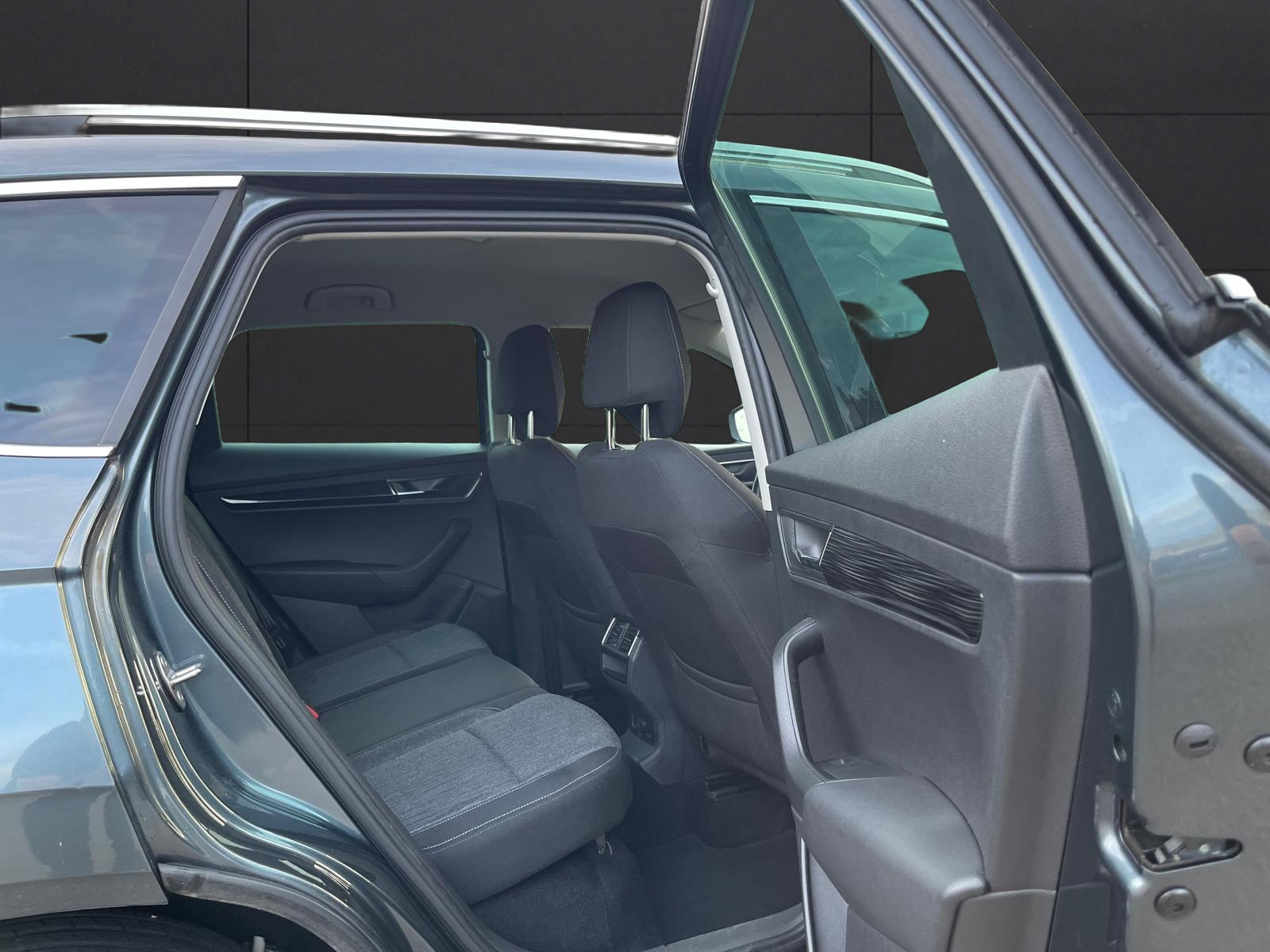 SKODA Karoq 2.0 TDI CR Style 4x4 DSG-image-12