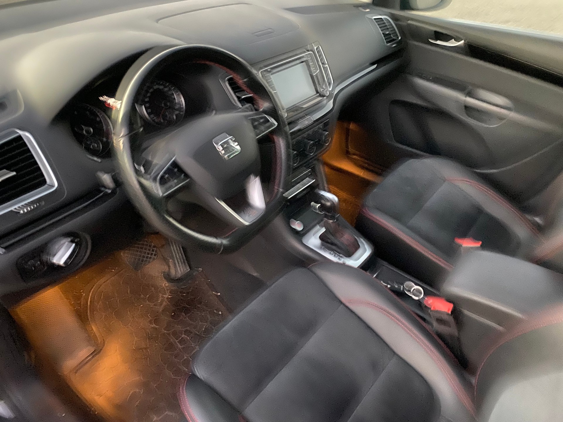 SEAT Alhambra 2.0 TSI FR Line DSG-image-4