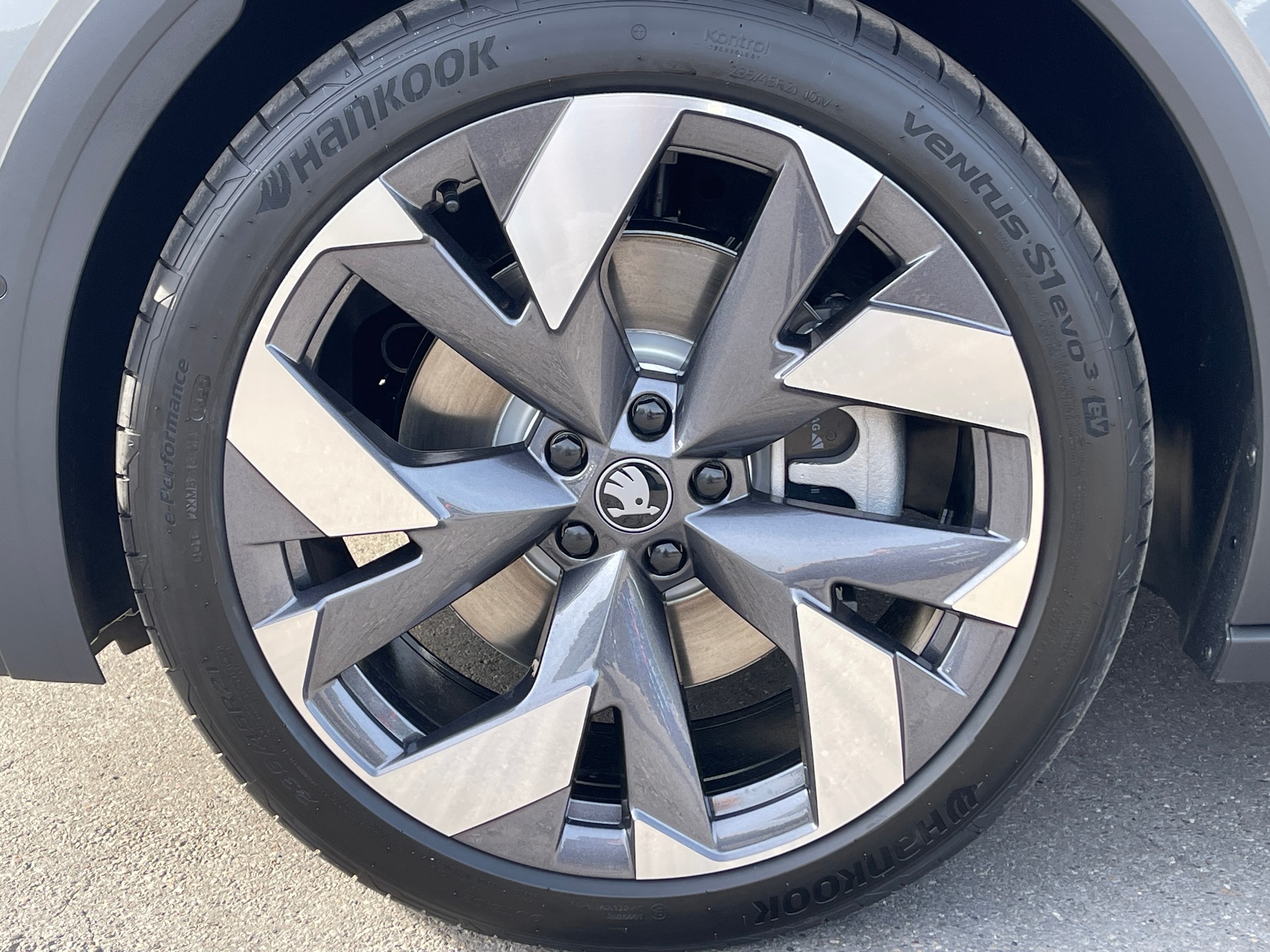 SKODA Elroq RS 4x4-image-4