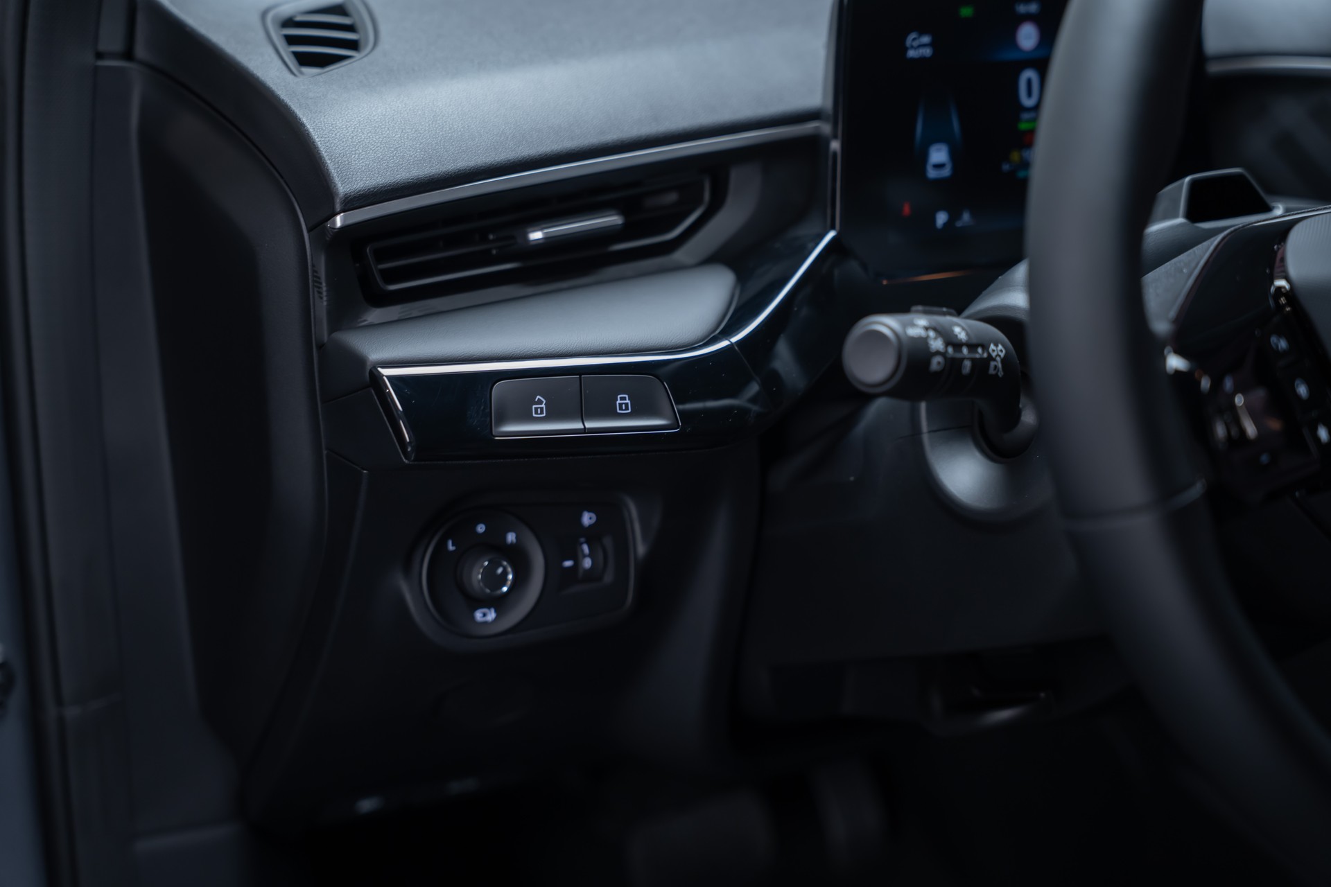 MG 3 1.5 Hybrid Luxury / 360°Kamera / Sitzheizung / Teilleder-image-14