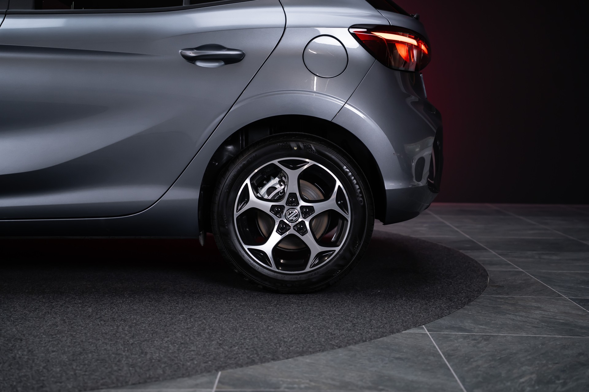 MG 3 1.5 Hybrid Luxury / 360°Kamera / Sitzheizung / Teilleder-image-38