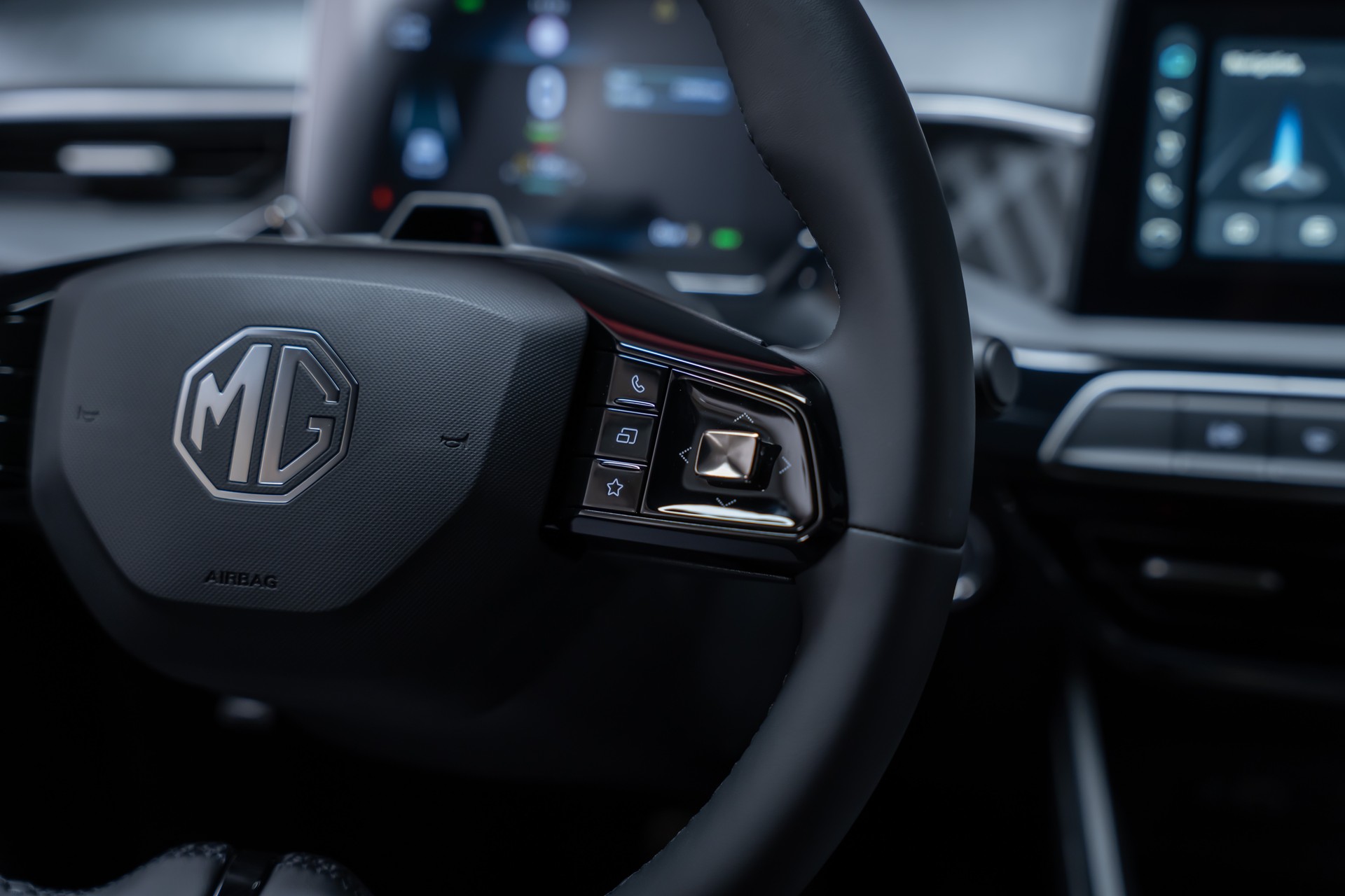 MG 3 1.5 Hybrid Luxury / 360°Kamera / Sitzheizung / Teilleder-image-25
