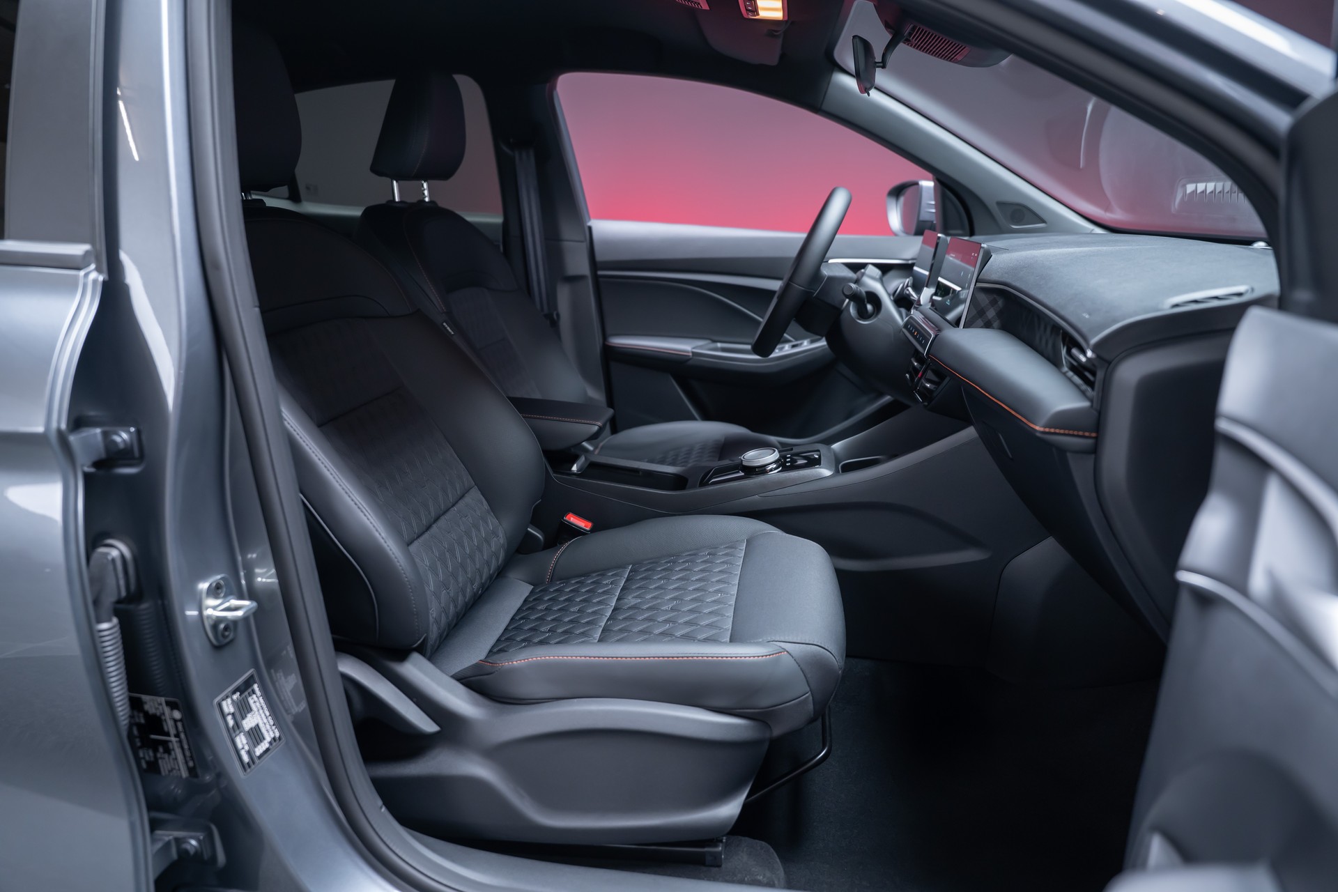 MG 3 1.5 Hybrid Luxury / 360°Kamera / Sitzheizung / Teilleder-image-19
