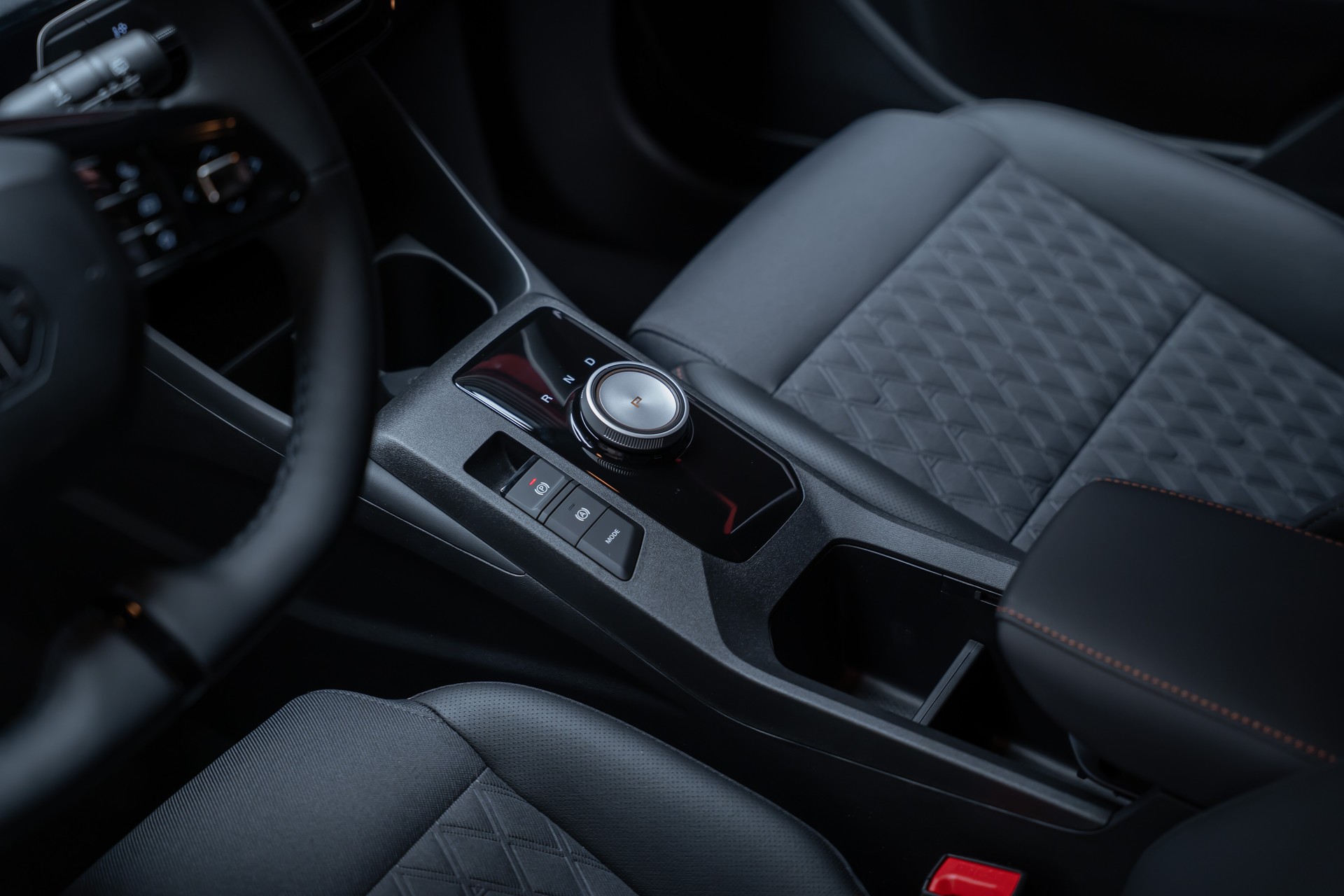 MG 3 1.5 Hybrid Luxury / 360°Kamera / Sitzheizung / Teilleder-image-13