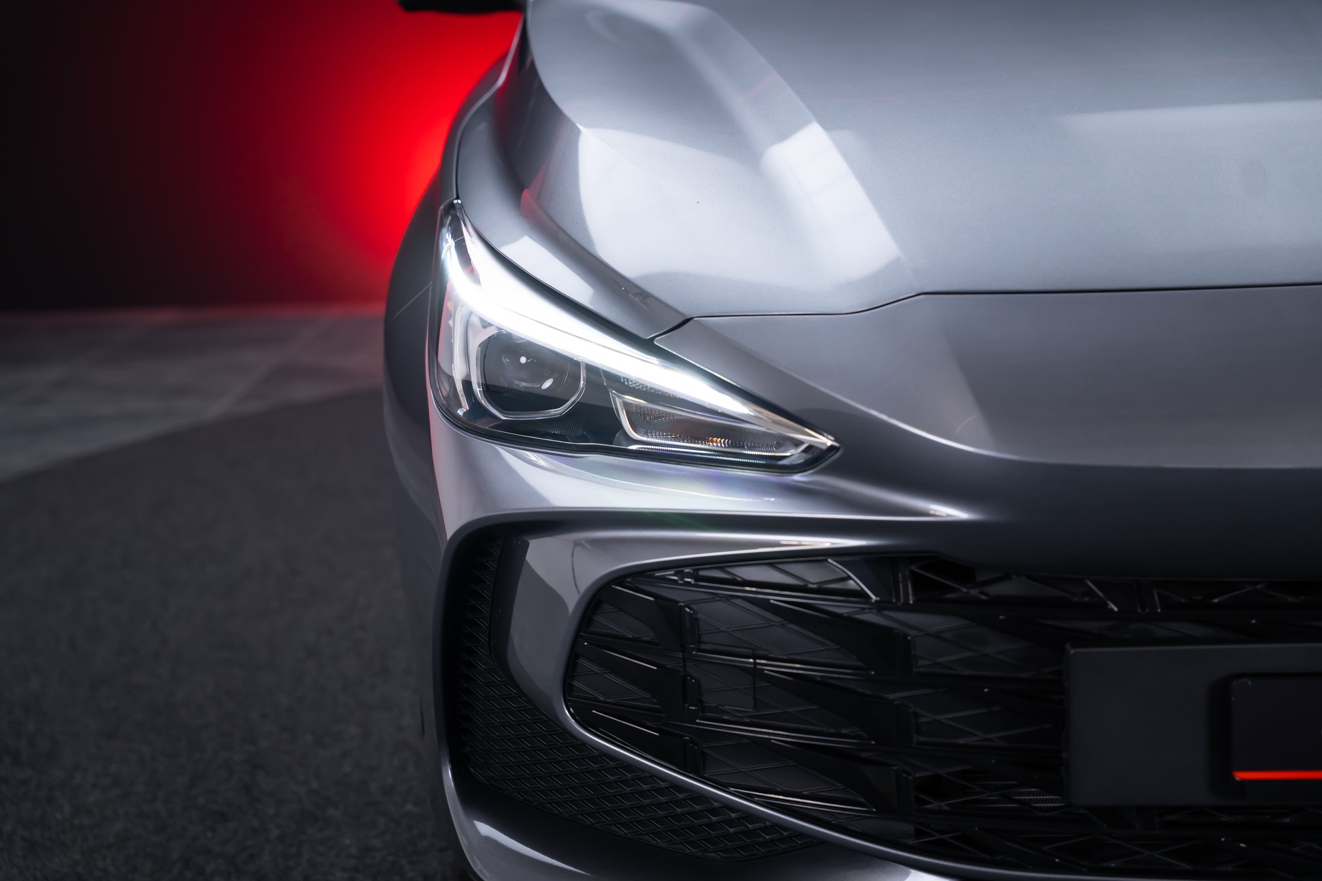 MG 3 1.5 Hybrid Luxury / 360°Kamera / Sitzheizung / Teilleder-image-36